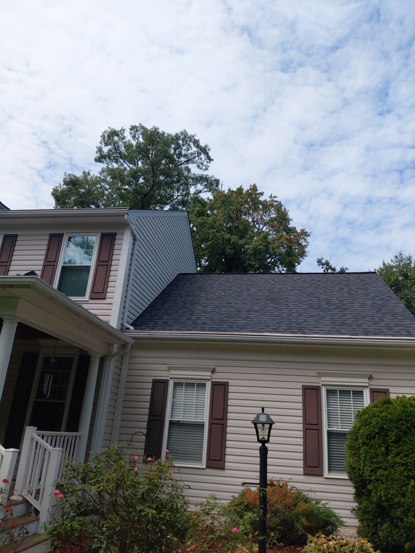 Lorton: Residential Roof with CertainTeed Landmark Pro in Max Def Moire Black by RM Banning, Inc.