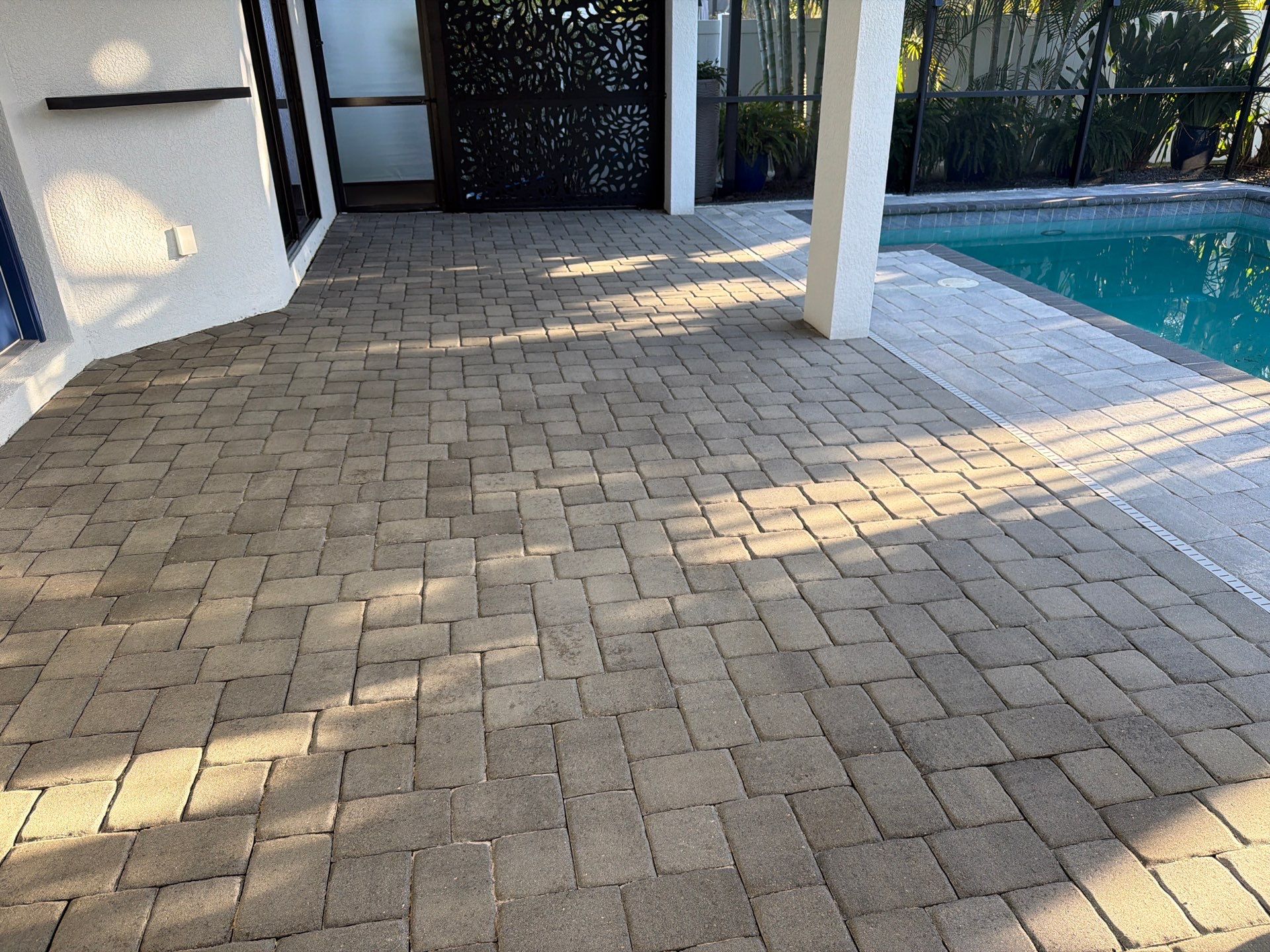 Full-Scale Paver Stripping and Sealing in La Paloma Sun City Center by Supreme Paver Experts