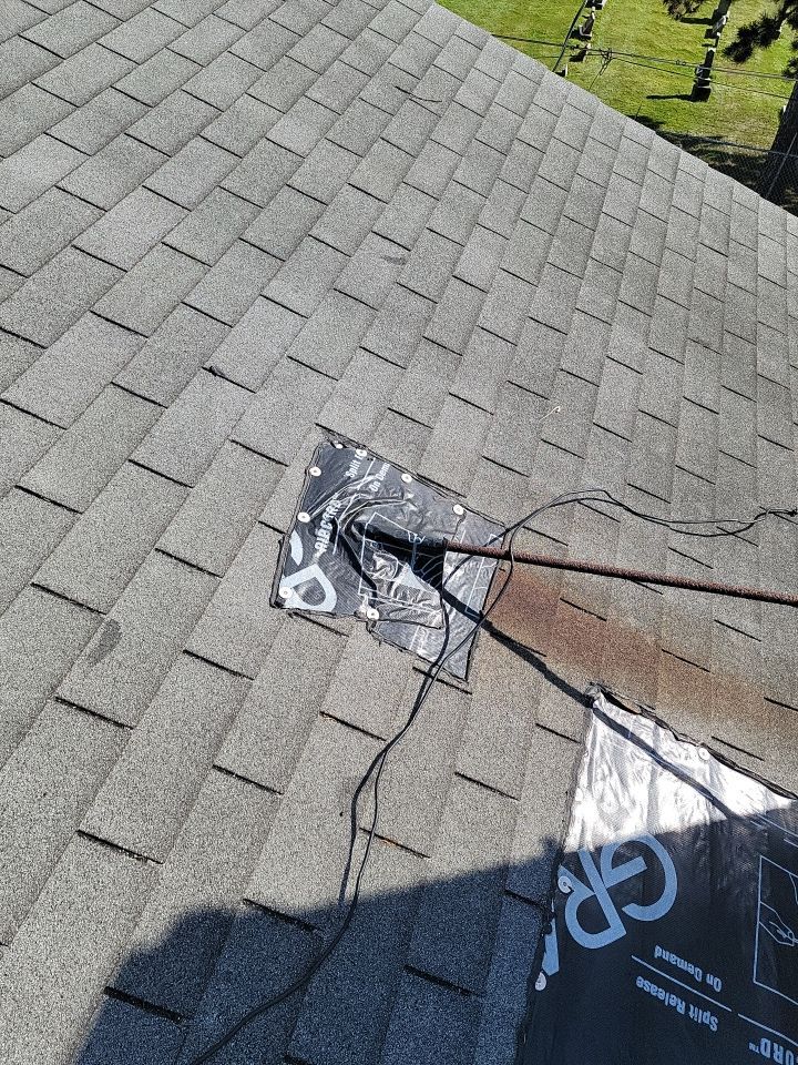 ATLAS PINNACLE COLOR: MAJESTIC SHAKE DRIP EDGE: WHITE by Eagle Eye Roofing