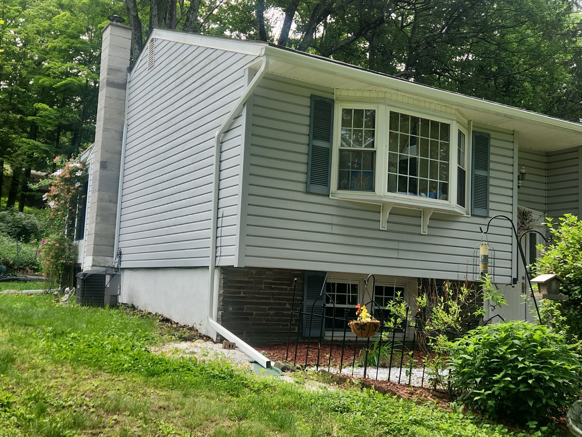 Roberts Roofing featured photo.