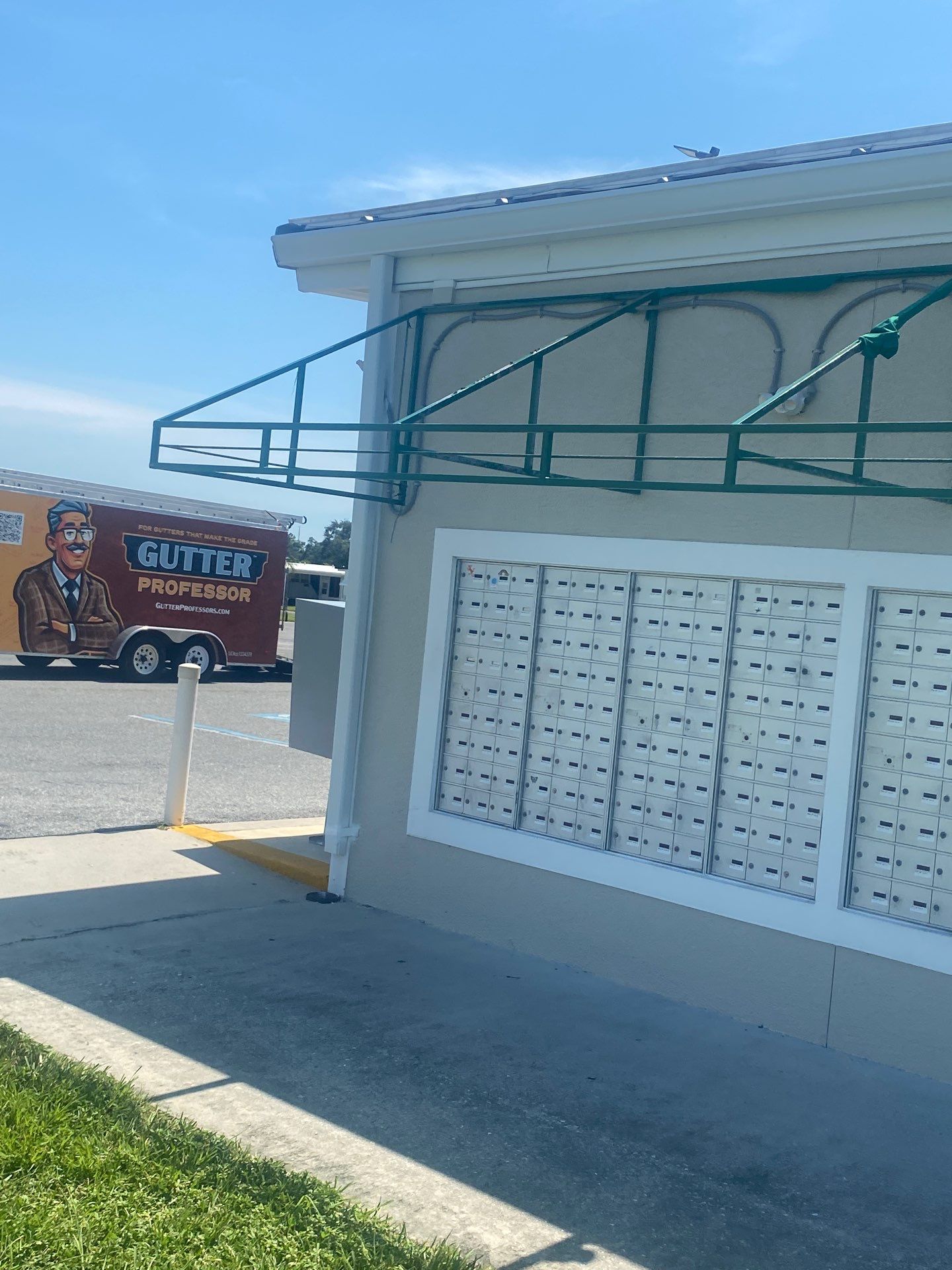Commercial Seamless Gutter Installation in Palmetto FL by Gutter Professors