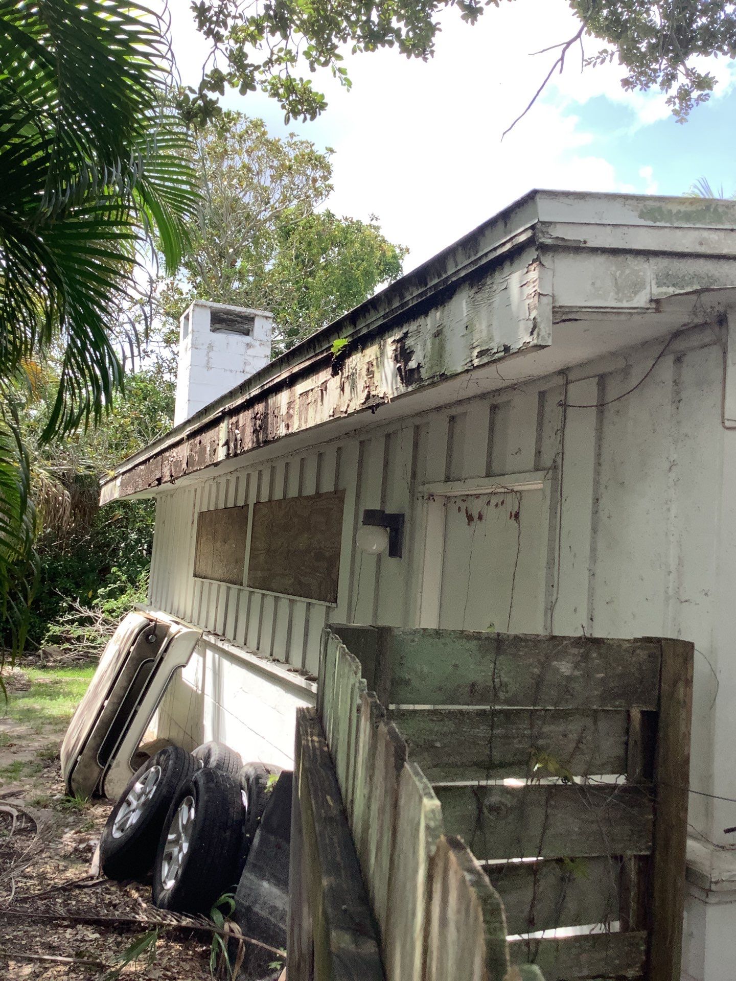Gutter and Fascia Repair and Maintenance in Siesta Key FL by Gutter Professors