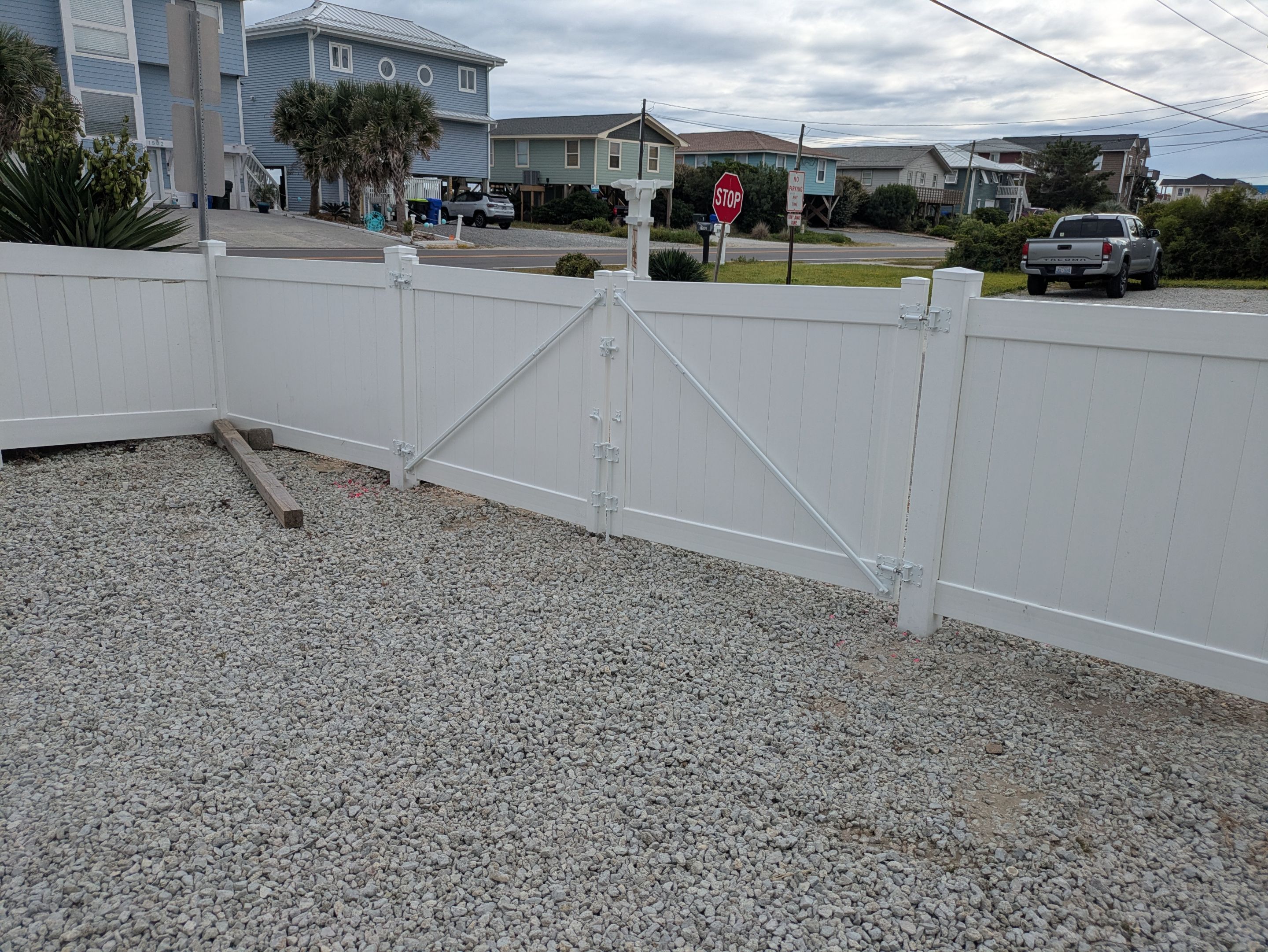 Hamilton Vinyl Privacy Project in Surf City by Superior Fence and Rail