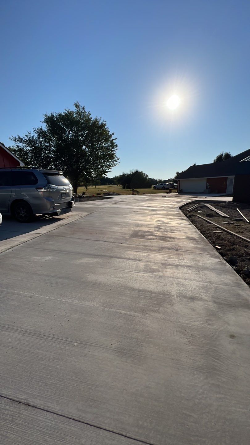 1000' Drive and Patio using Concrete by Clays Services Inc