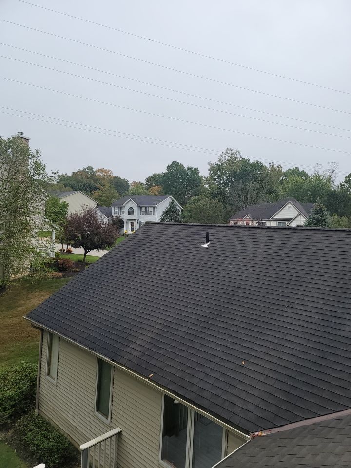 Brand: Atlas Pinnacle Color: Pristine Scotchguard Black Drip: Black by Eagle Eye Roofing