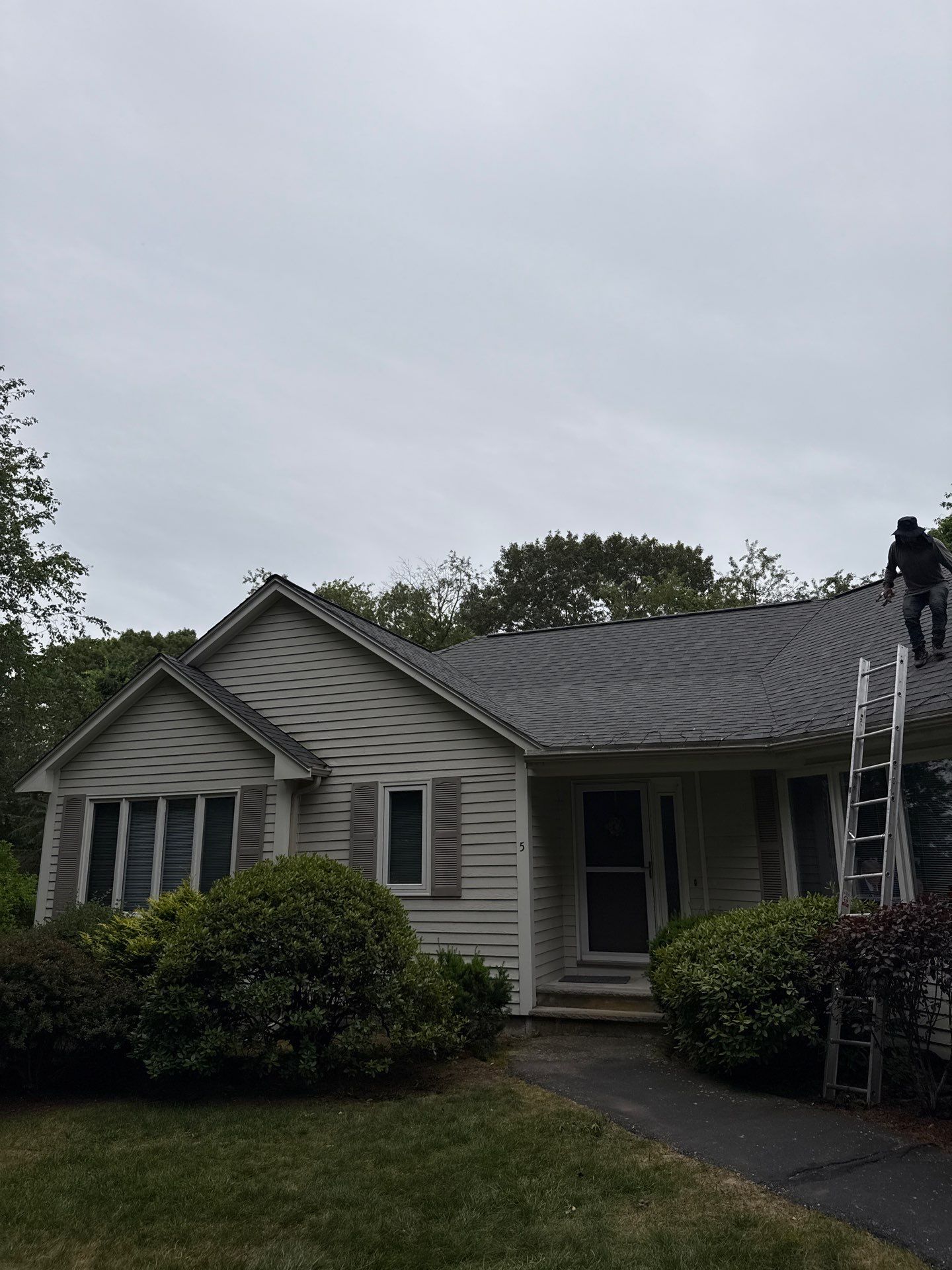 Asphalt Shingle Roof Replacement | Billerica, MA by Mighty Dog Roofing of Greater Middlesex County