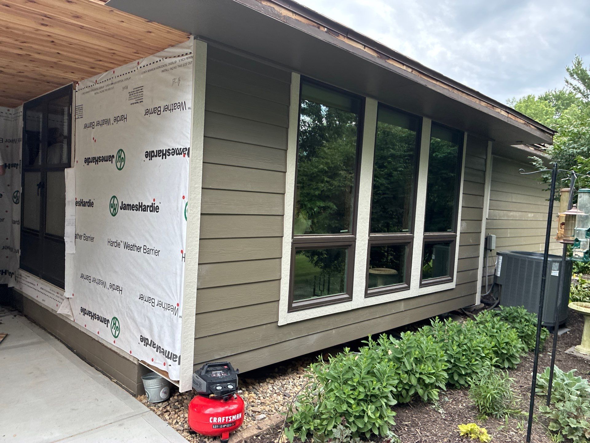 Bellevue Home Exterior Upgrade with James Hardie Siding and Windsor Windows by Carps Complete Exteriors