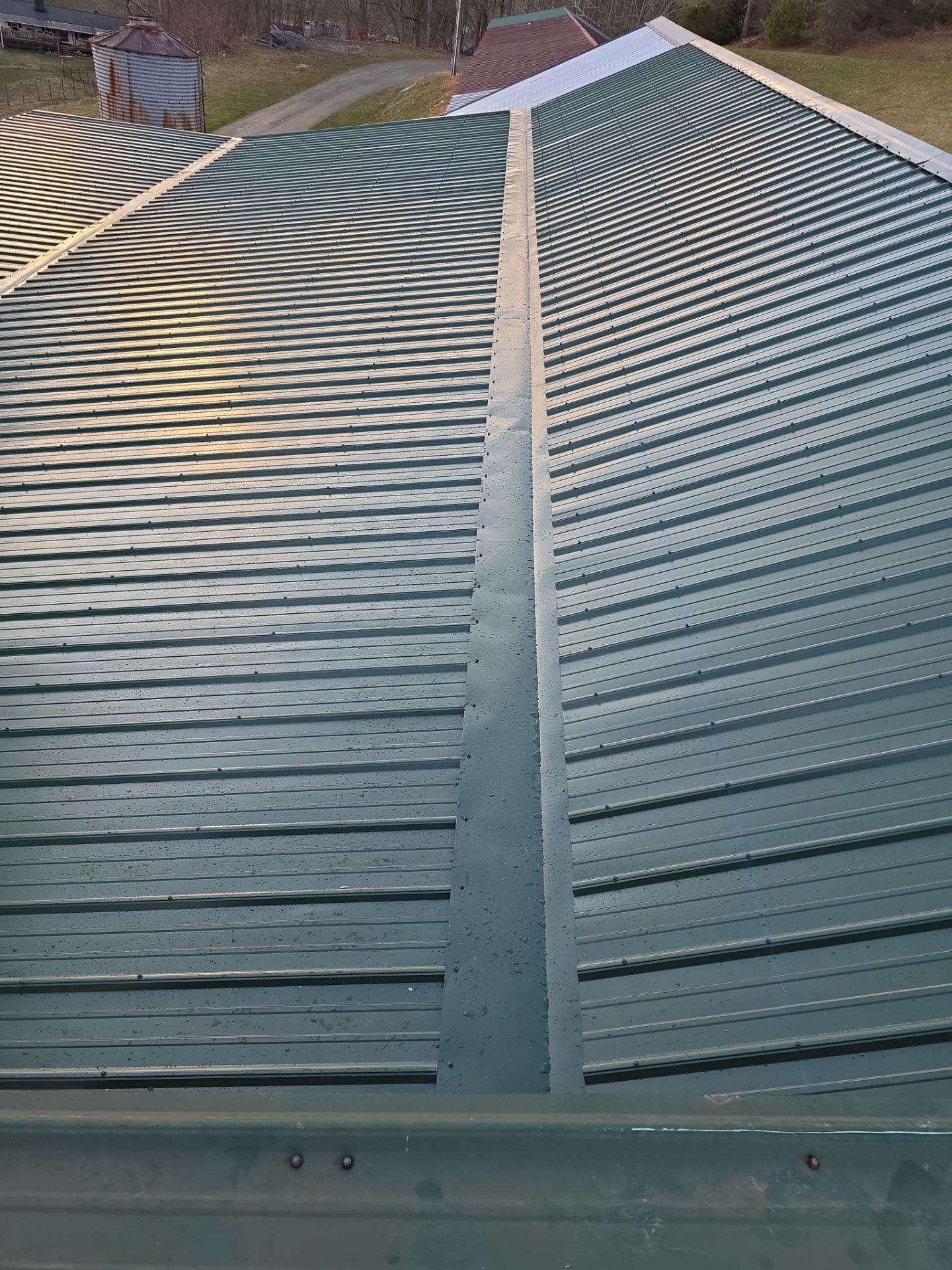 Newberry Barn by Omnia Roofing