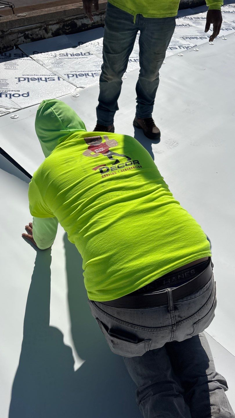 Decor Construction featured photo.