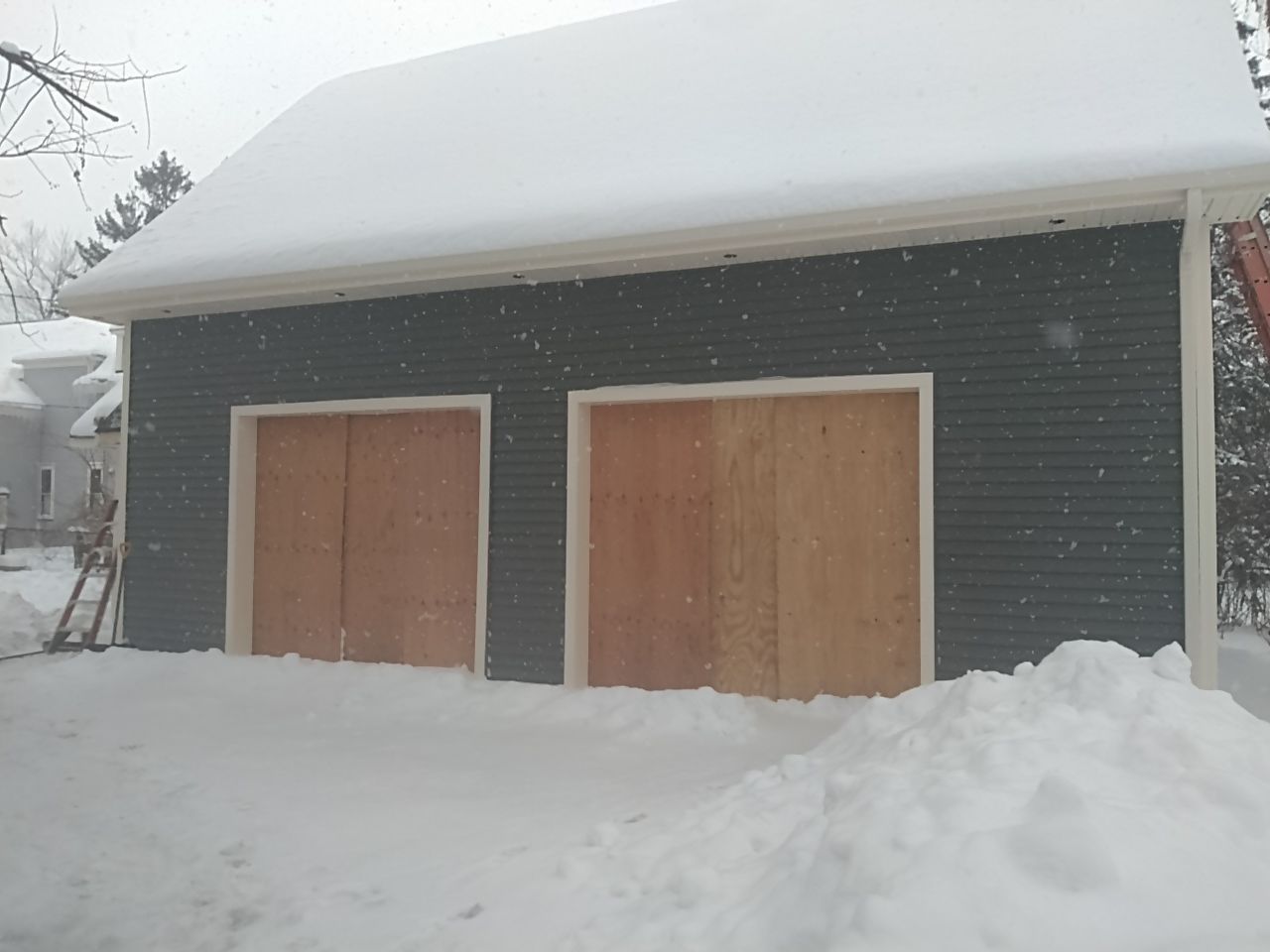 Garage by Ivy Lea Construction