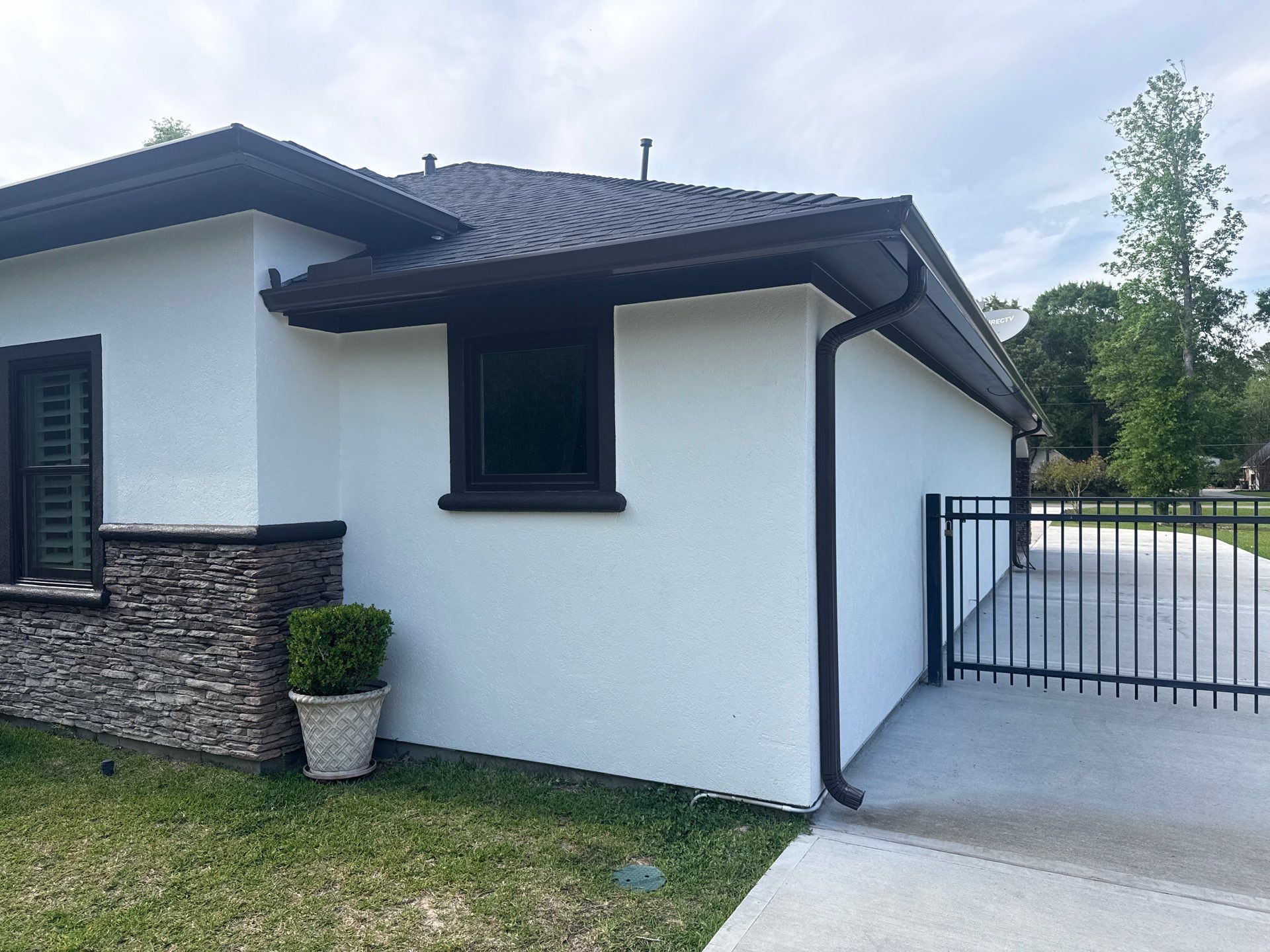 Huffman Roof Installation using Atlas Pinnacle Pristine by Modern BYLT Roofing & Construction