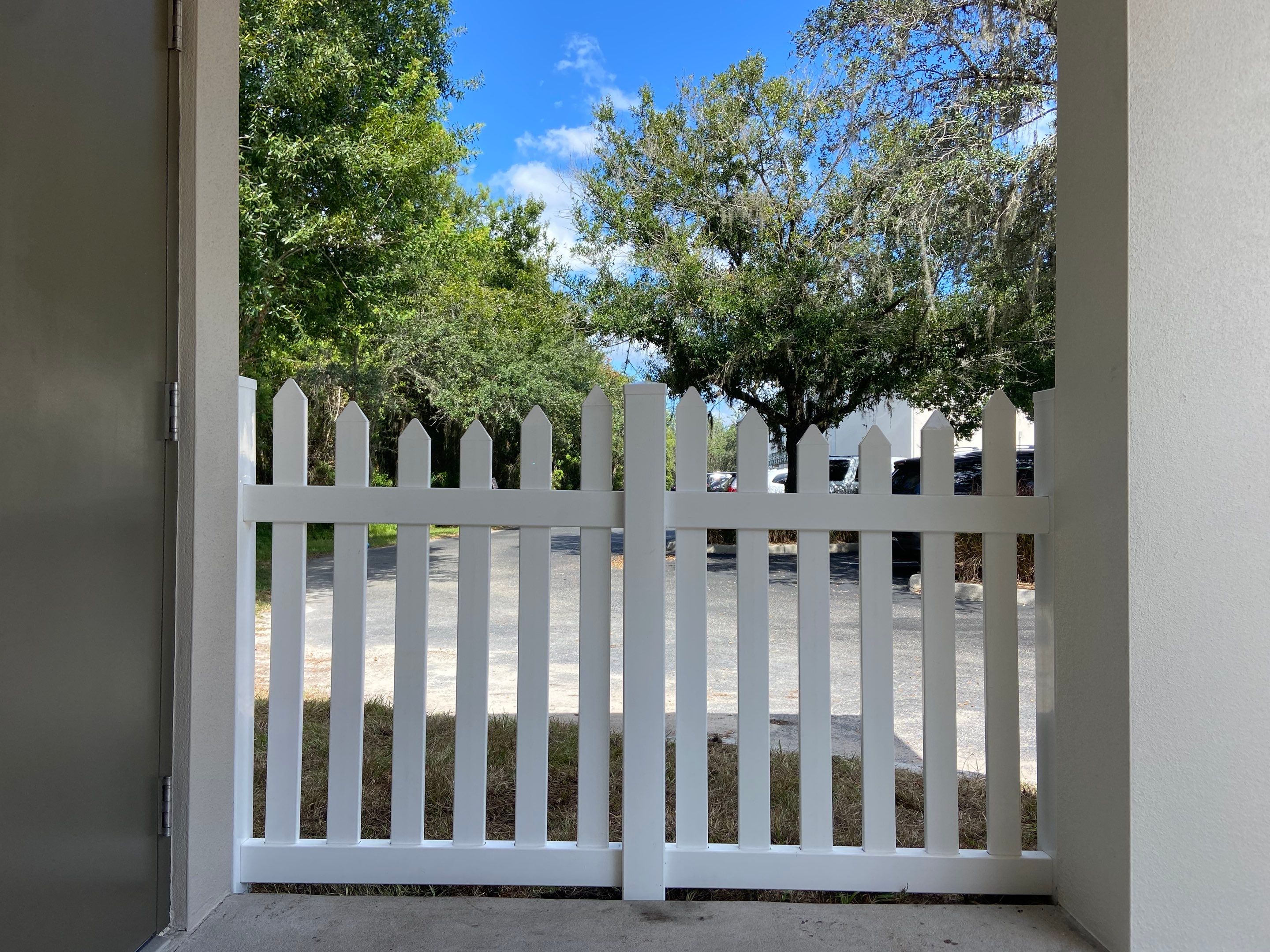 Bradenton, FL  4 ft. Tall Concave Vinyl Picket Fence by Asap fence and gates, LLC