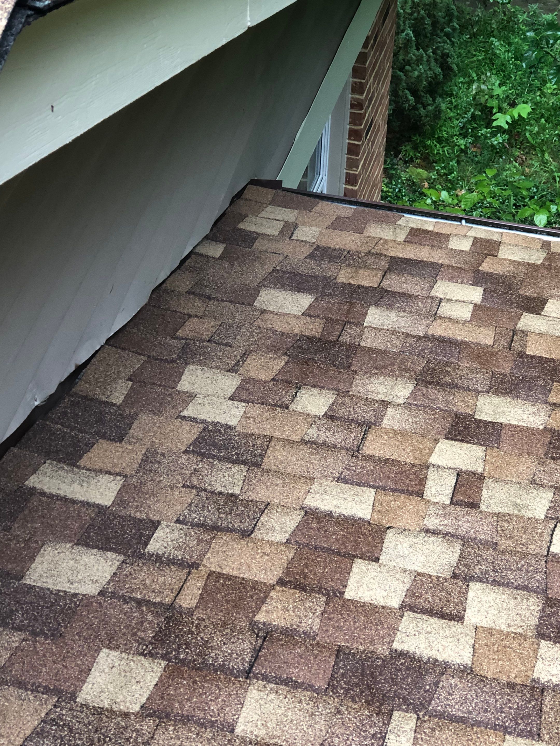 Fairfax Station: CertainTeed Landmark Pro Designer Shingles in Max Def Resawn Shake by RM Banning, Inc.