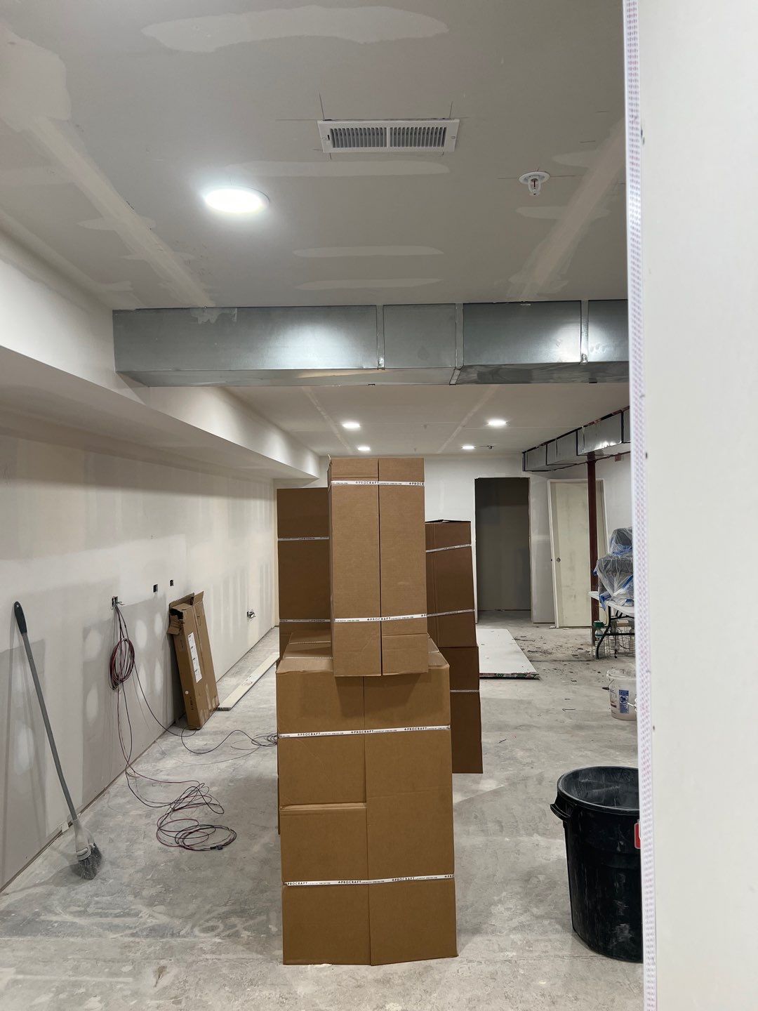Commercial Office Remodel by MMDS
