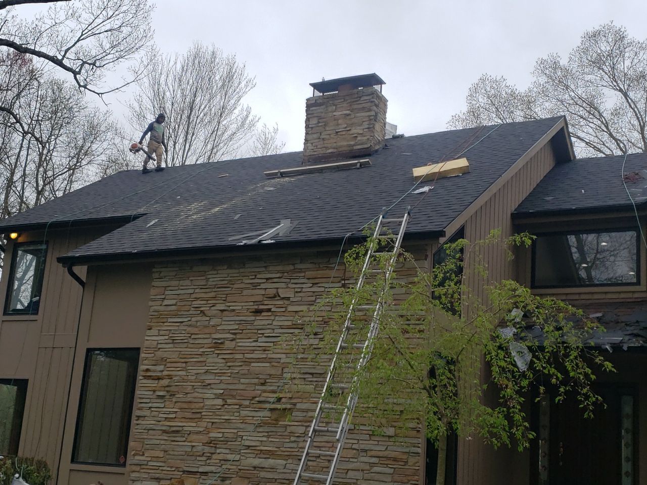 Brand: Atlas Pinnacle Color: Pristine Scotchgard Black Drip: Black by Eagle Eye Roofing