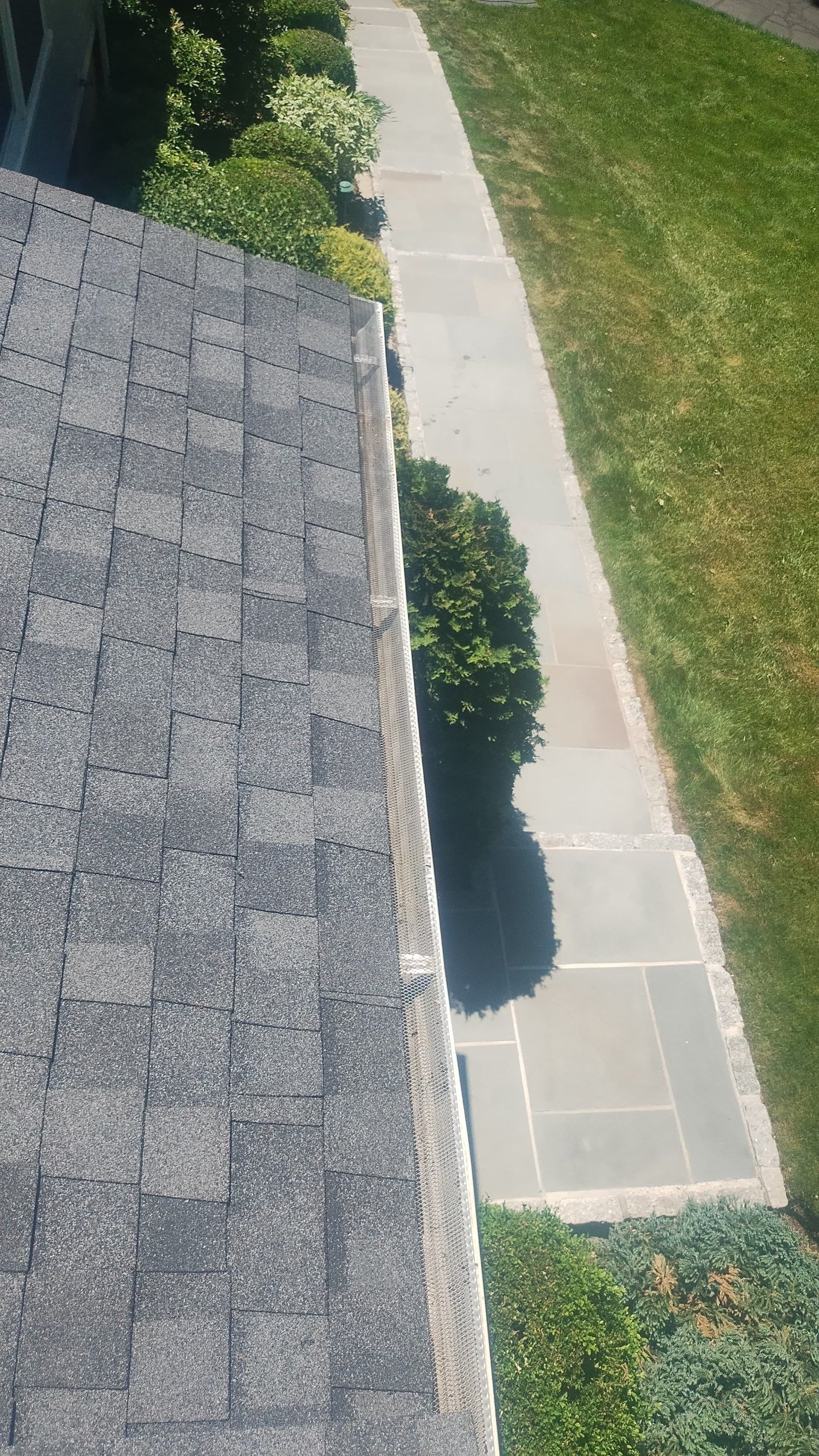 DiGiorgi installs a beautiful roof in Wilton, CT by DiGiorgi Roofing and Siding Inc