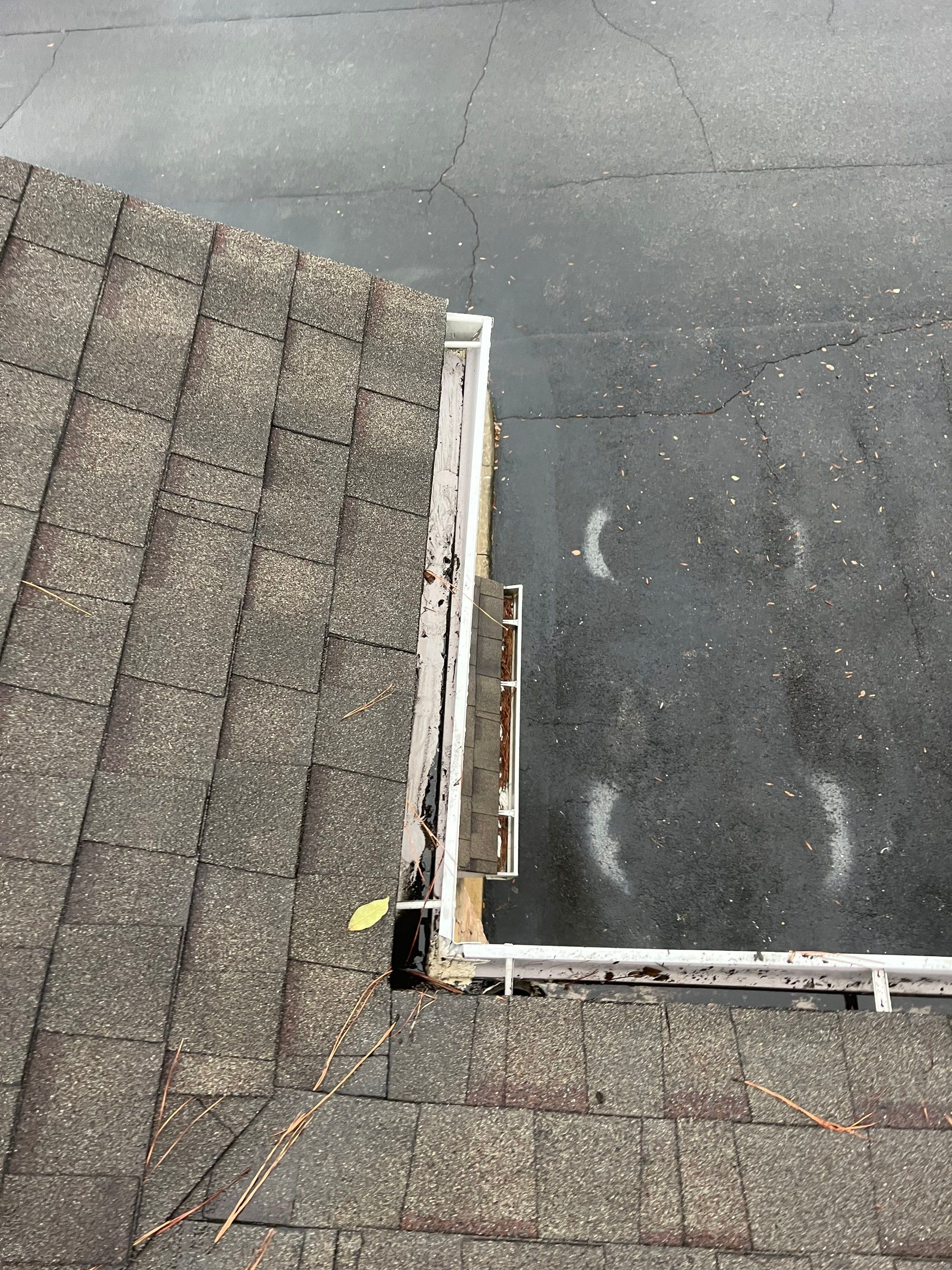 Commercial gutter cleaning Birmingham, AL after photo with clean gutters