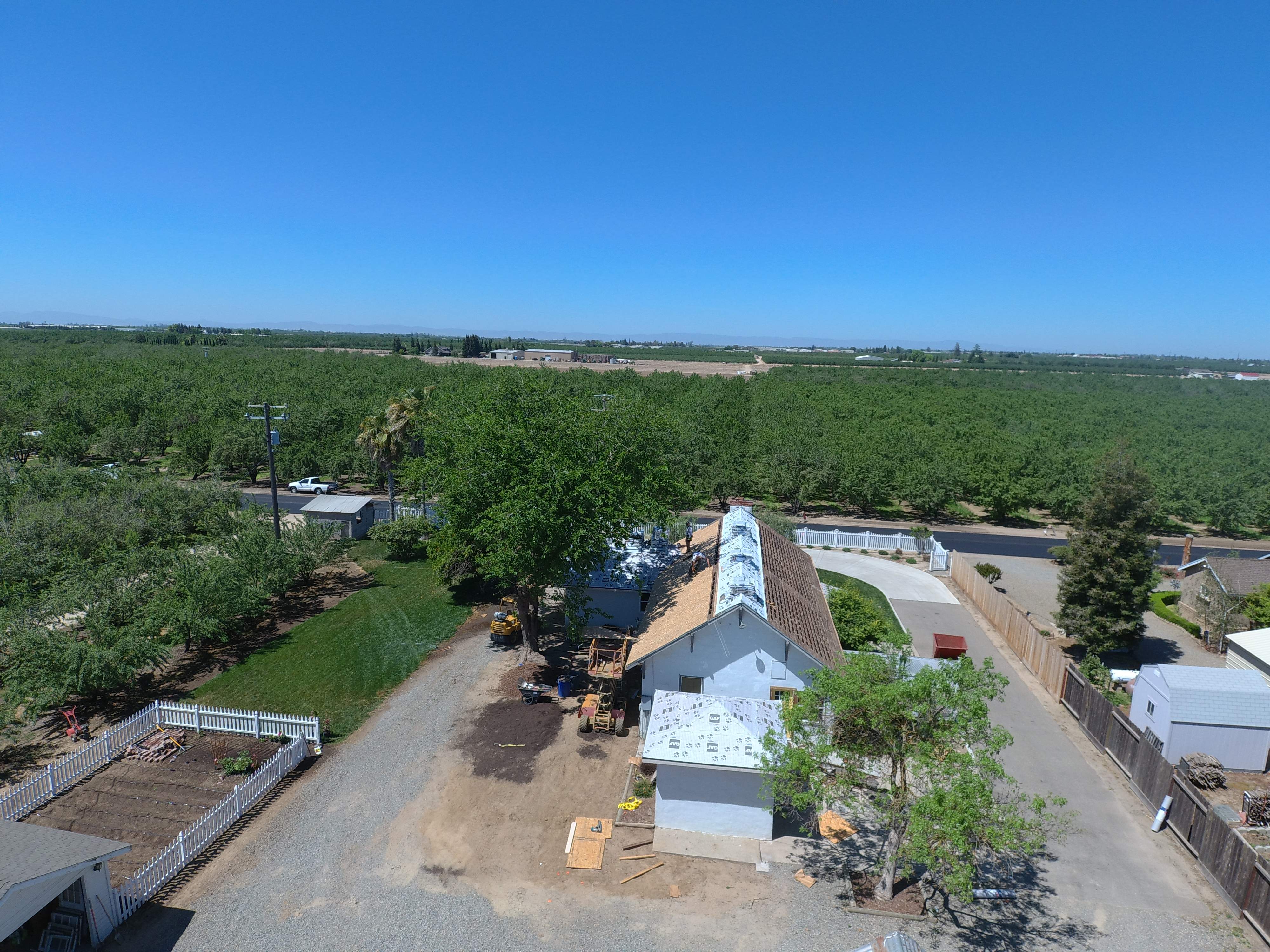Residential Roofing Installation using Presidential type composition shingles by Straight Edge Roofing Inc