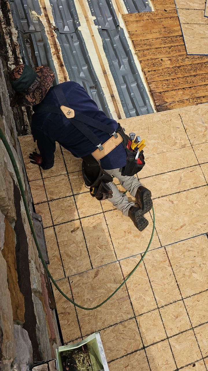 ATLAS PINNACLE HP W/SCOTCHGARD COLOR: WEATHERED WOOD by Eagle Eye Roofing