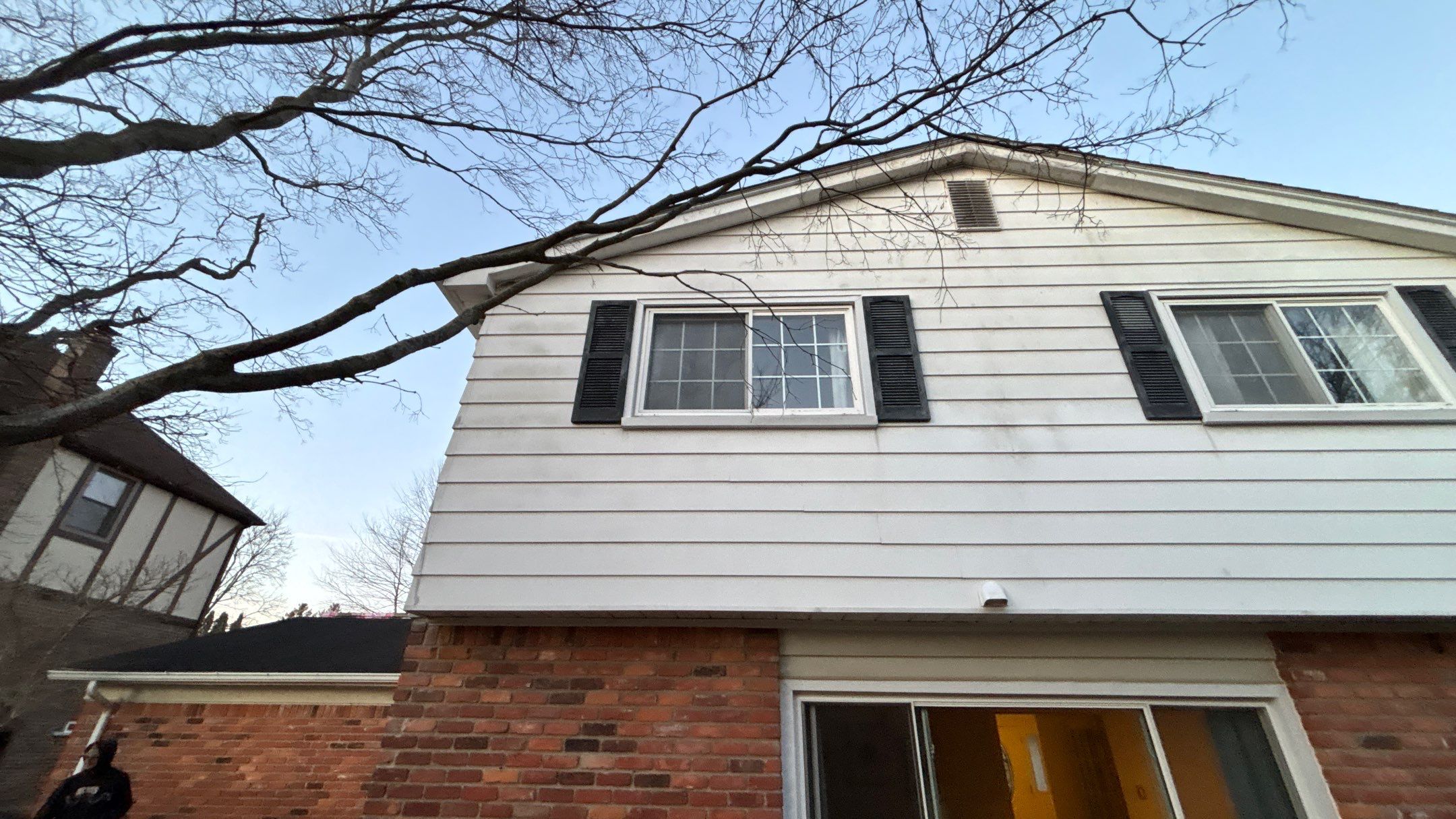 Siding Replacement using Alside Charcoal Smoke and Roof Replacement using Owens Corning Peppercorn by 180 Contractors