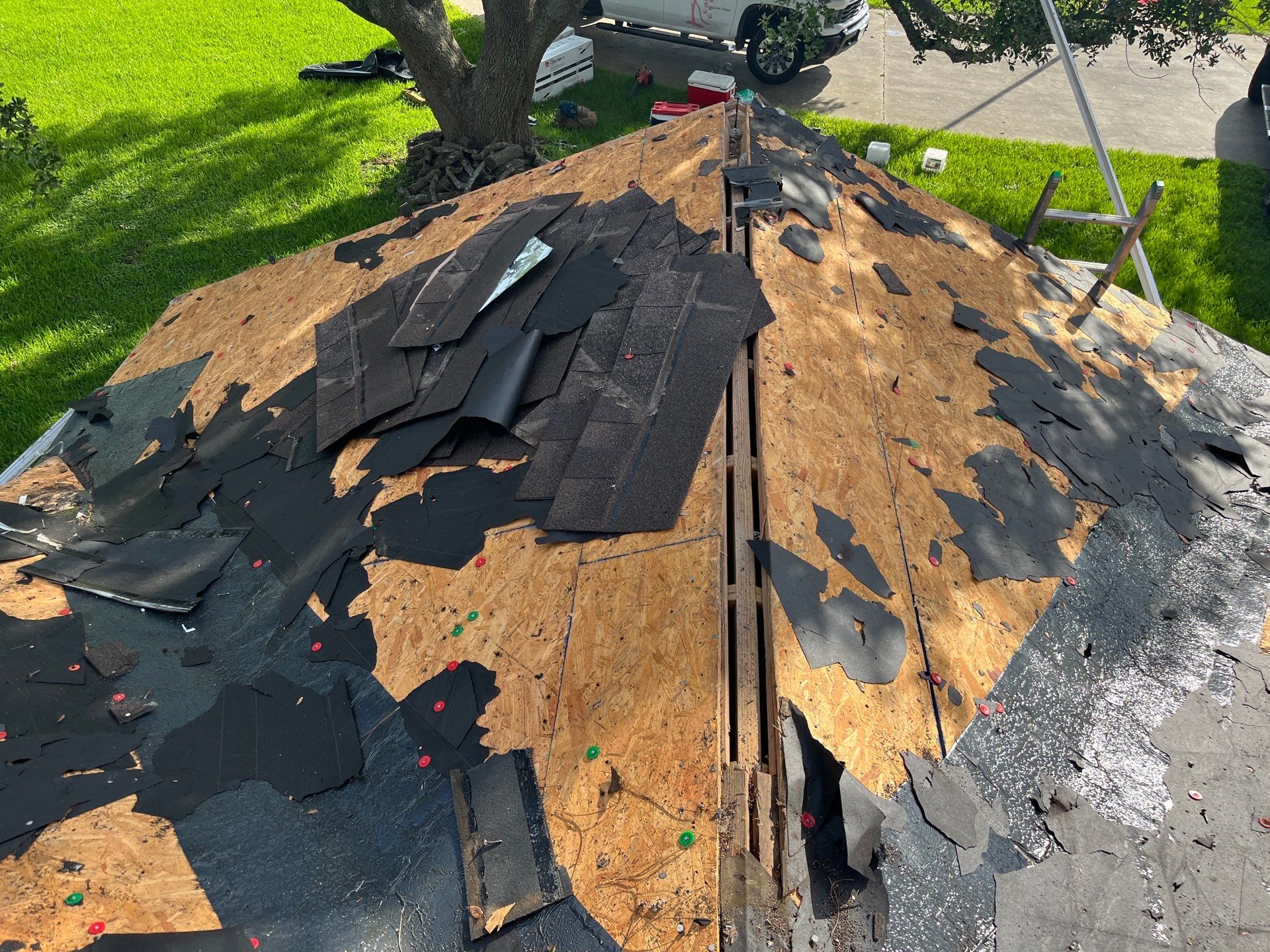 Residential Roofing Installation using Owen's Corning Duration (Lifetime) Shingles by Roof Repair Company