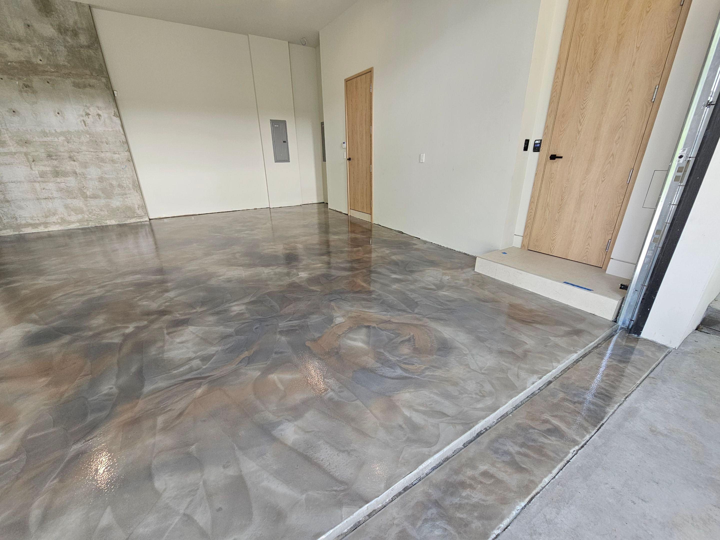 Metallic Epoxy Garage by Seamless Surfaces