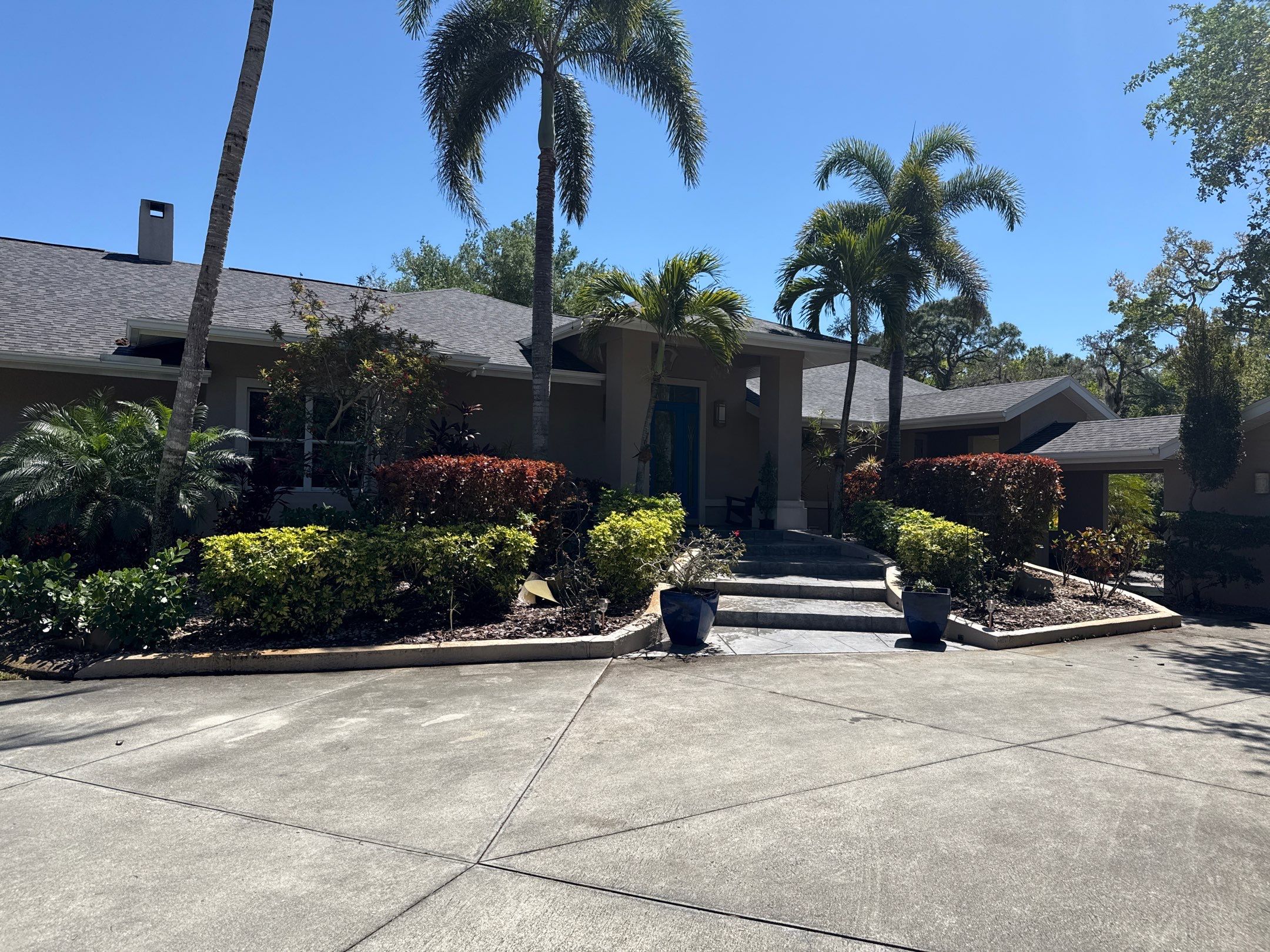 Large House Wash & Pool Cage Cleaning with Heavy Mud Dauber Nest Removal – Bradenton, FL 34209 by Sunshine AquaWash