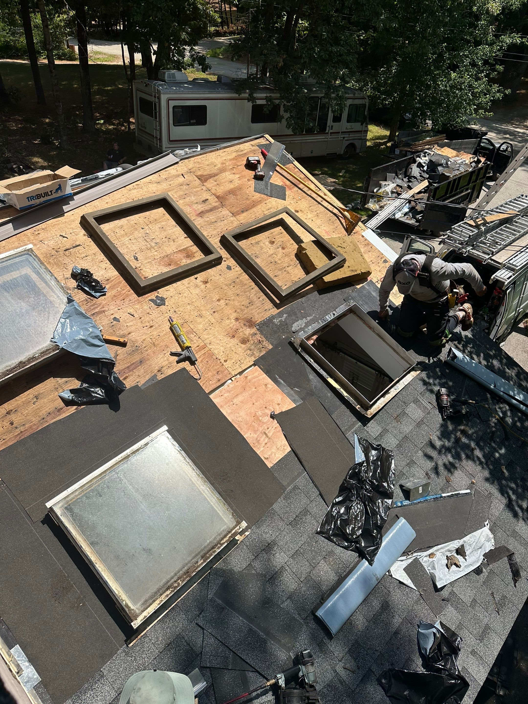 ☀️🏡 This Waterboro home just got a complete makeover from the top down! 🏡☀️ by Tall pine roofing