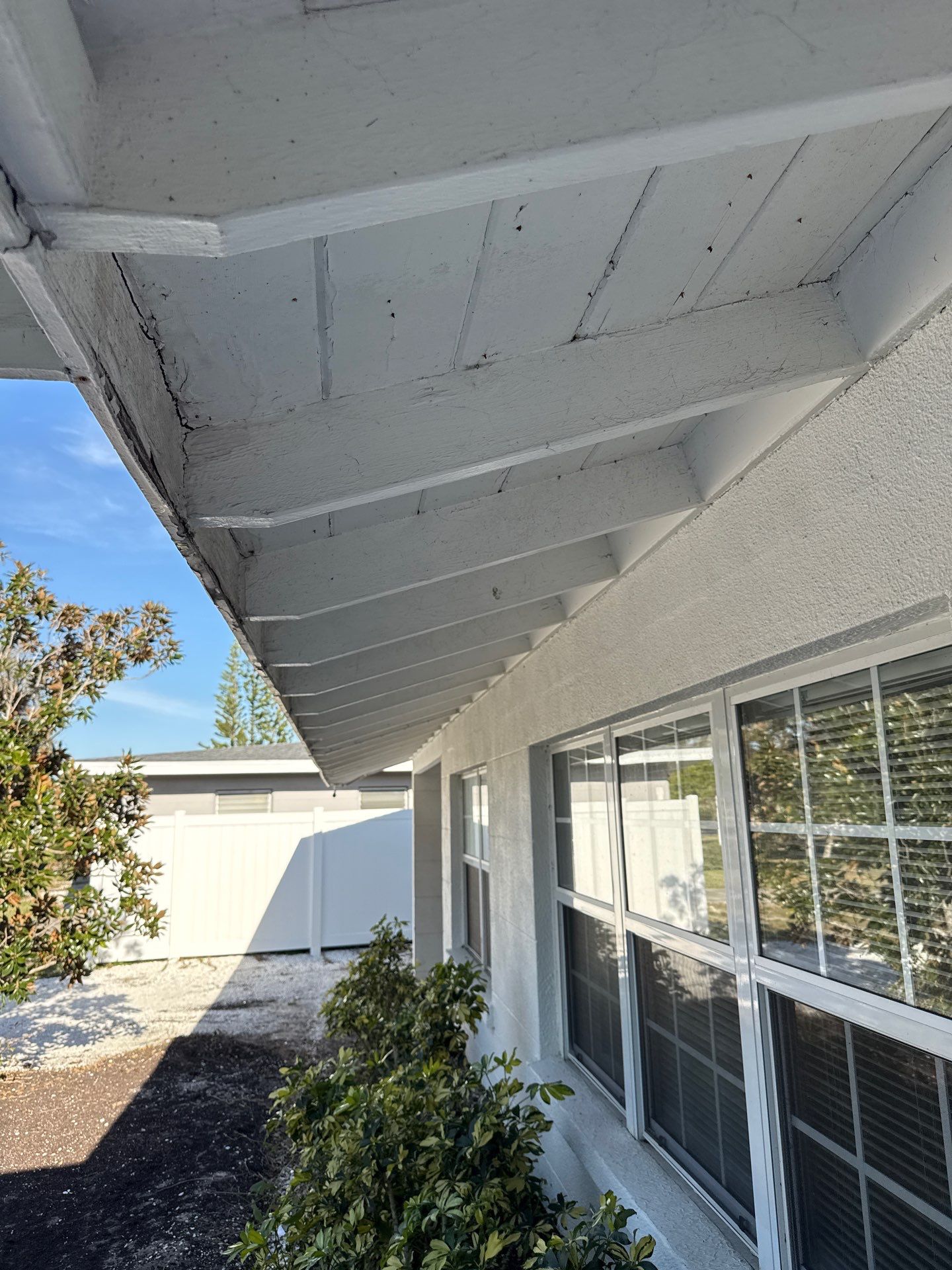 White Seamless Gutters using K-Style Seamless Gutters in Sarasota FL by Gutter Professors