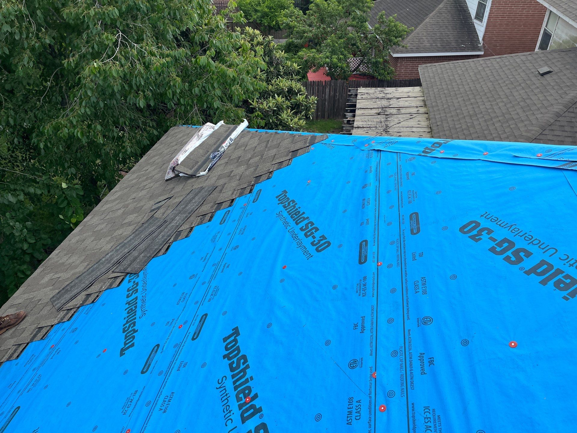 Residential Roofing Installation using Owen's Corning Duration (Lifetime) Shingles by Roof Repair Company