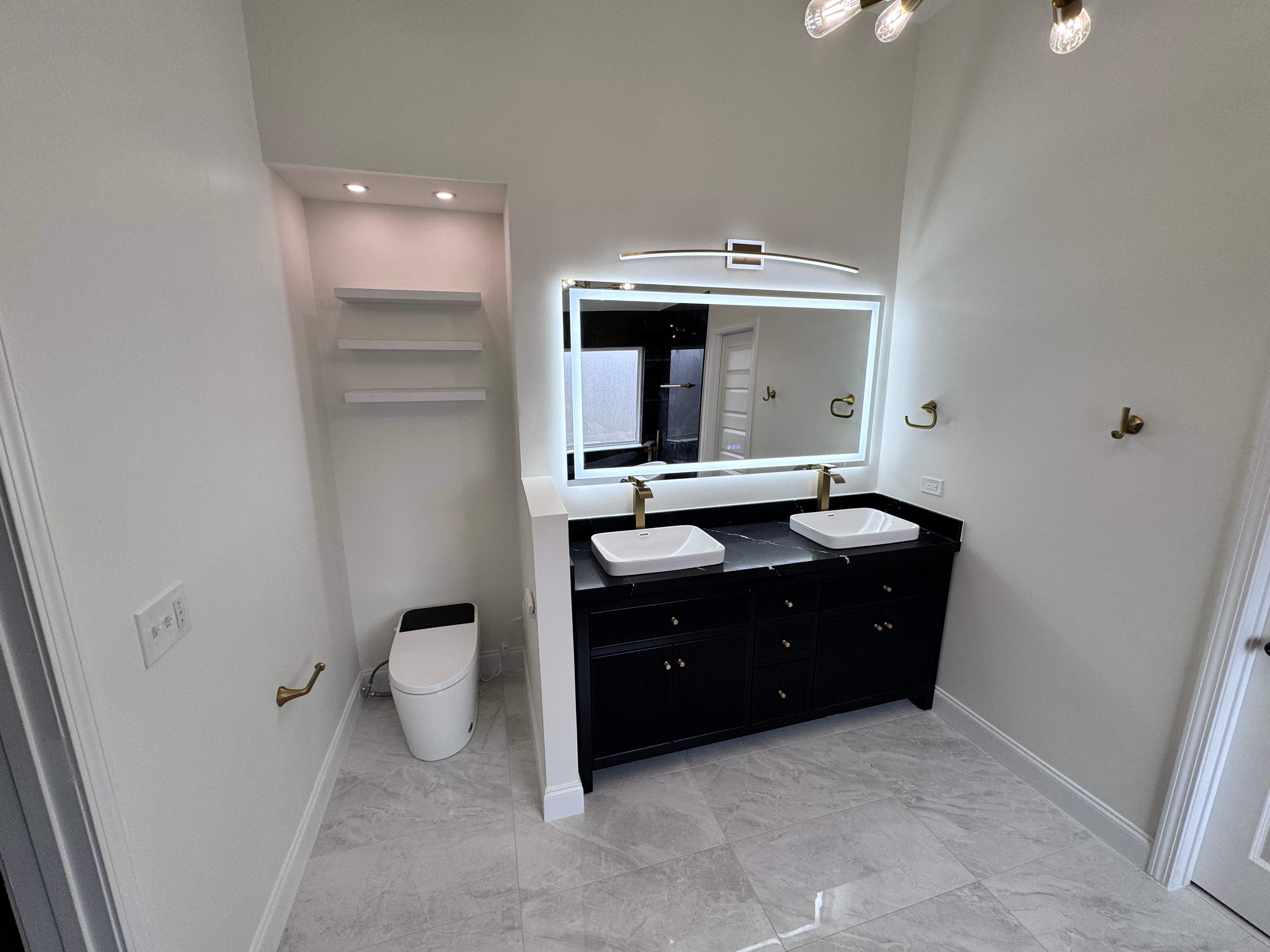 Master bathroom renovation by Prudencio