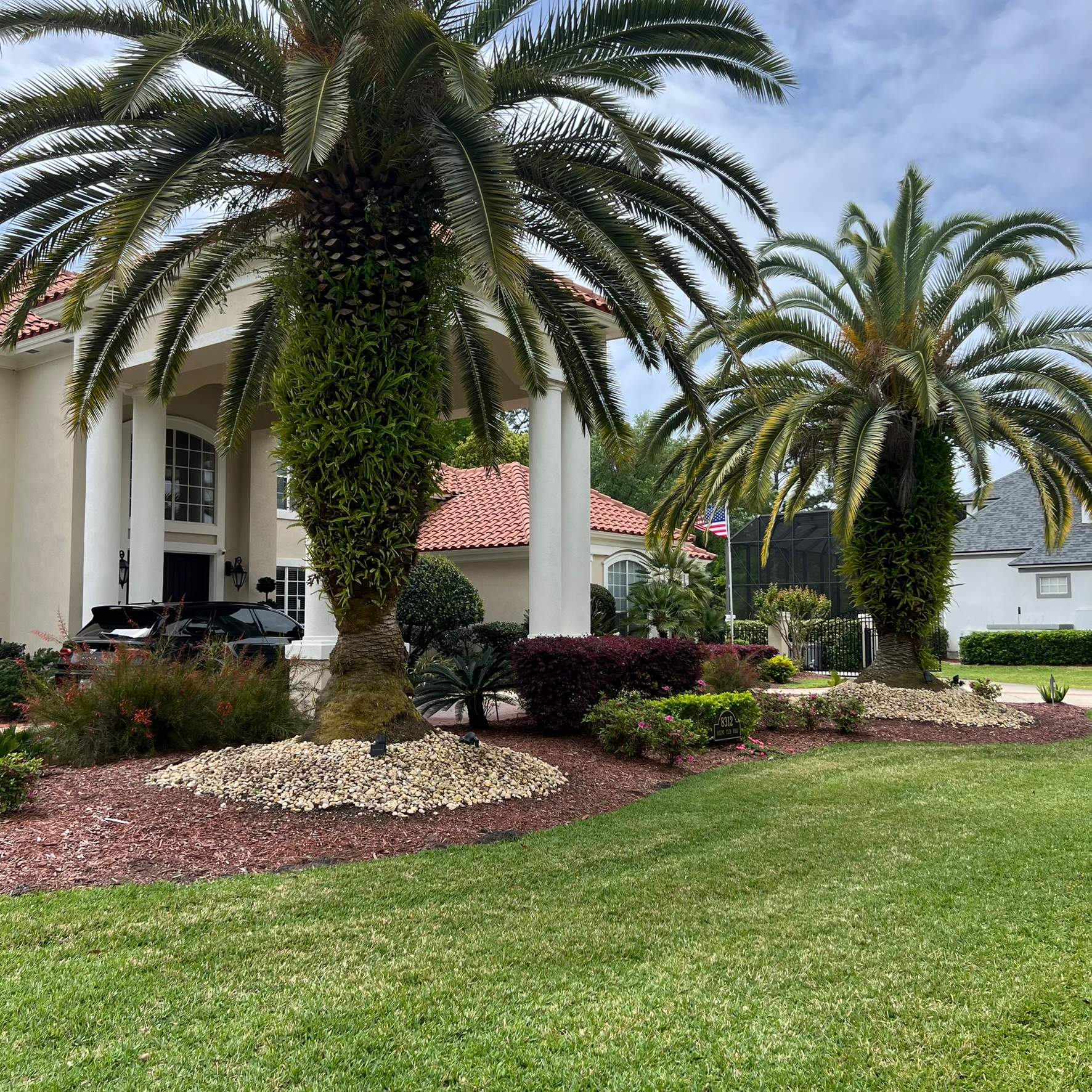 Mulch Installation | Deerwood Country Club by ProGreen Services