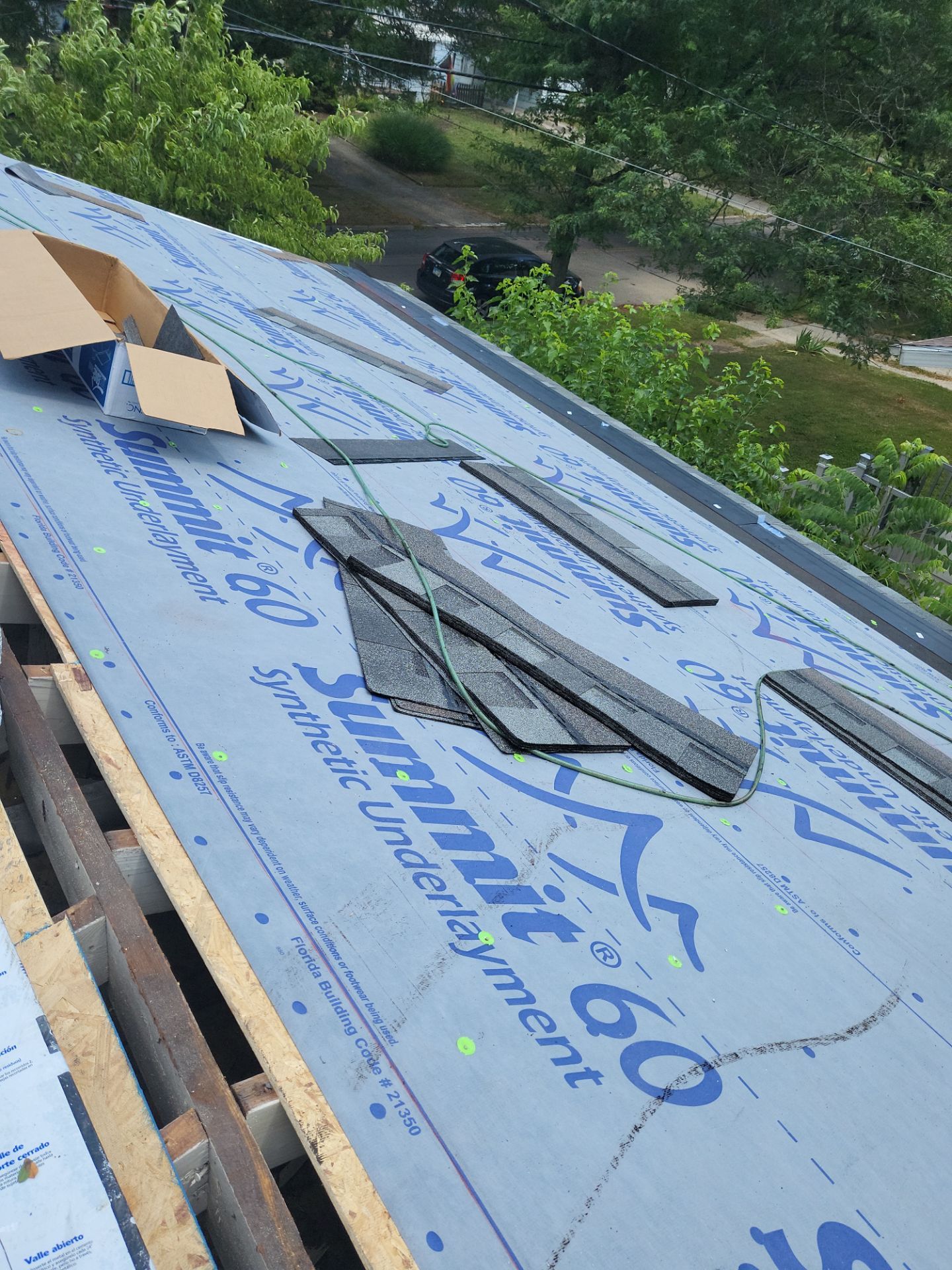 Atlas Pinnacle, Color, Coastal Granite, Drip Edge, Color, White by Eagle Eye Roofing
