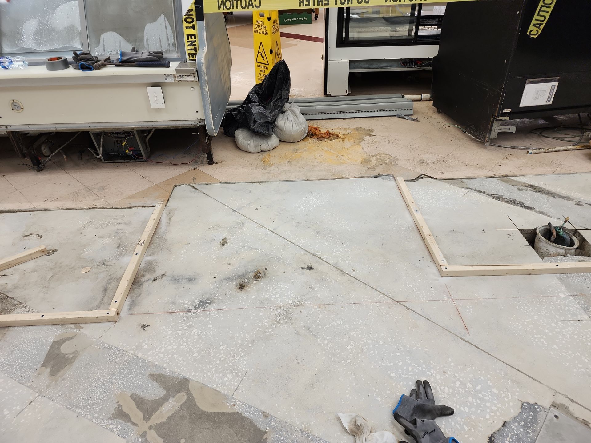 Fresco y Más Food Prep Area by Seamless Surfaces