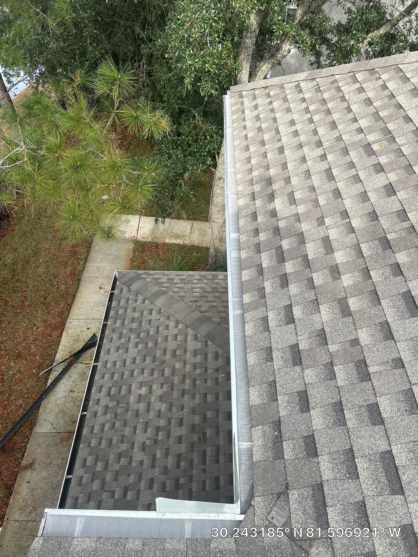 Jacksonville gutter cleaning job, job done at residential location