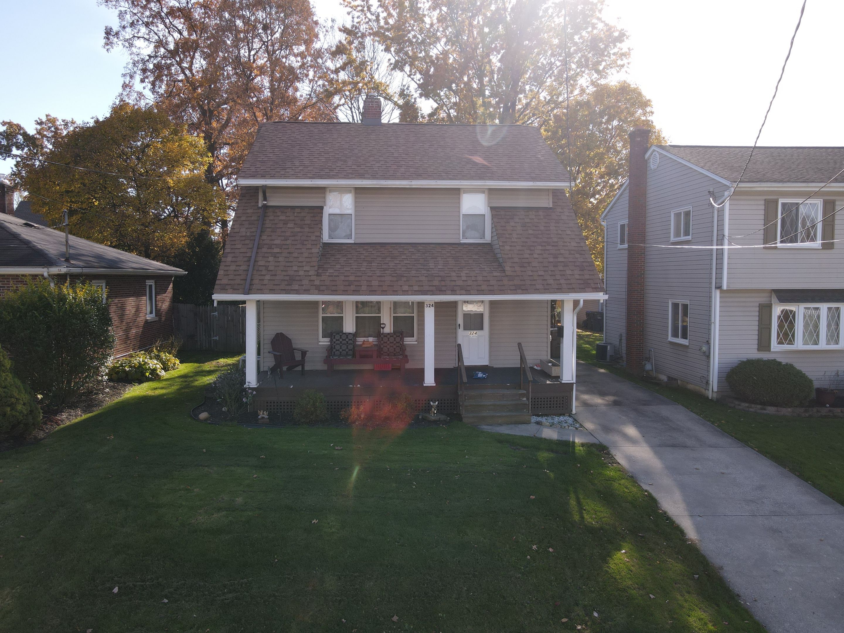 Brand: Atlas Pinnacle Color: Pristine Scotchgard Desert Drip: White by Eagle Eye Roofing