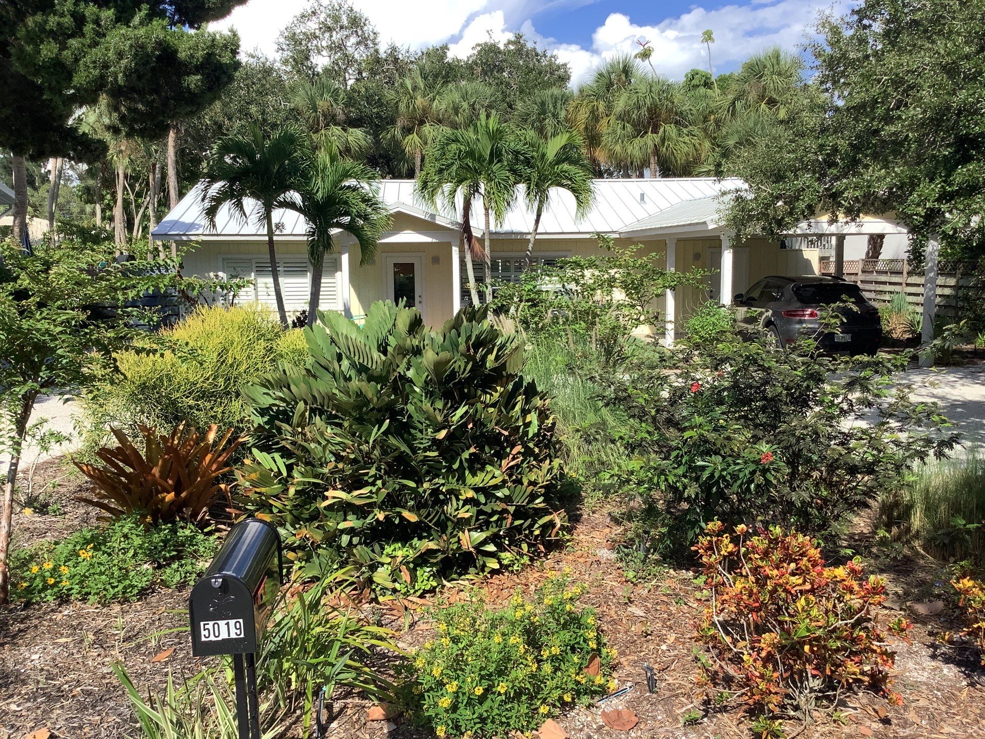 Splash Guard Gutters Installed in Siesta Key FL by Gutter Professors