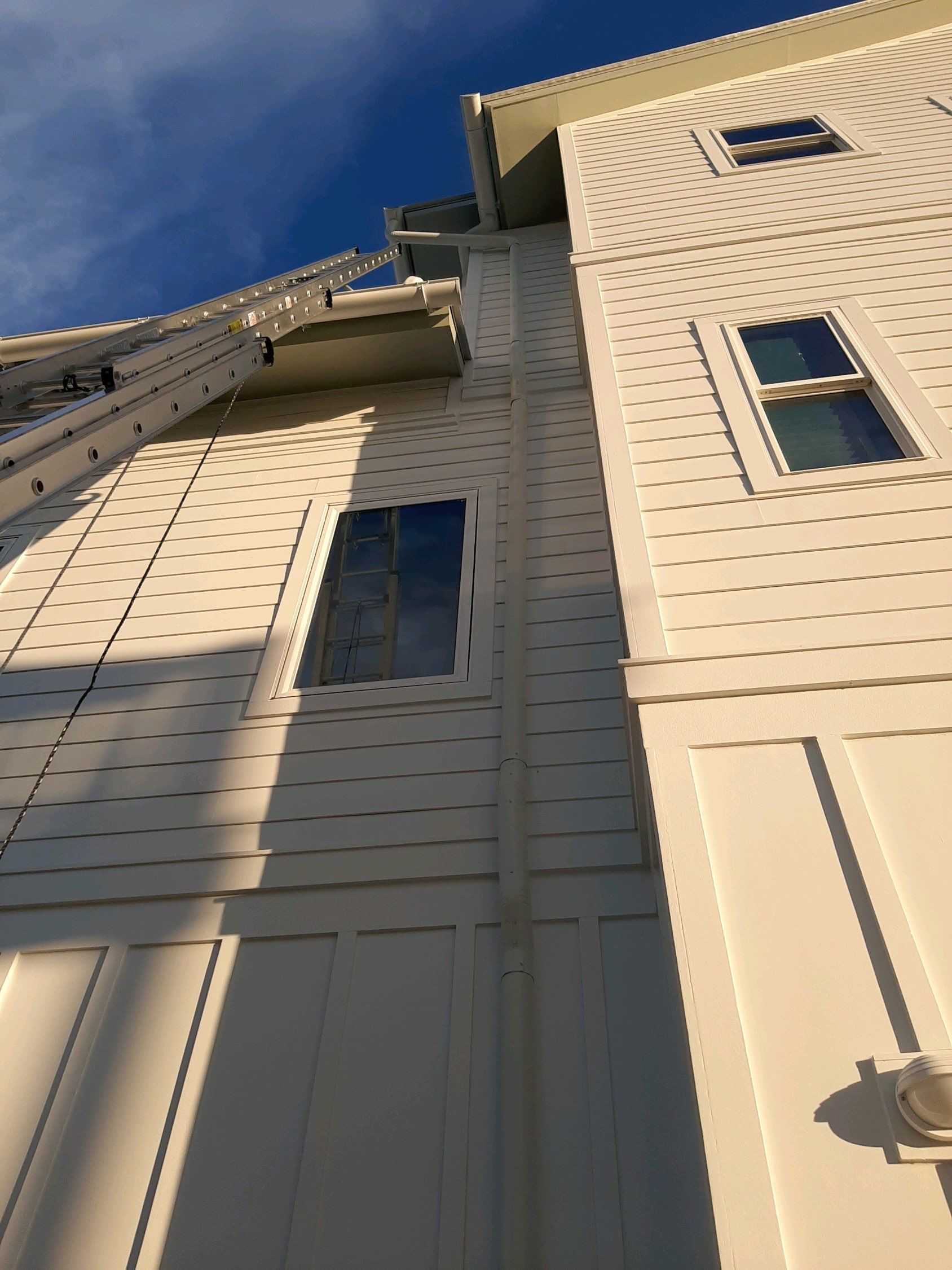 Gutter Installation Using 6 Inch Seamless Aluminum Gutters by Gutter Professors