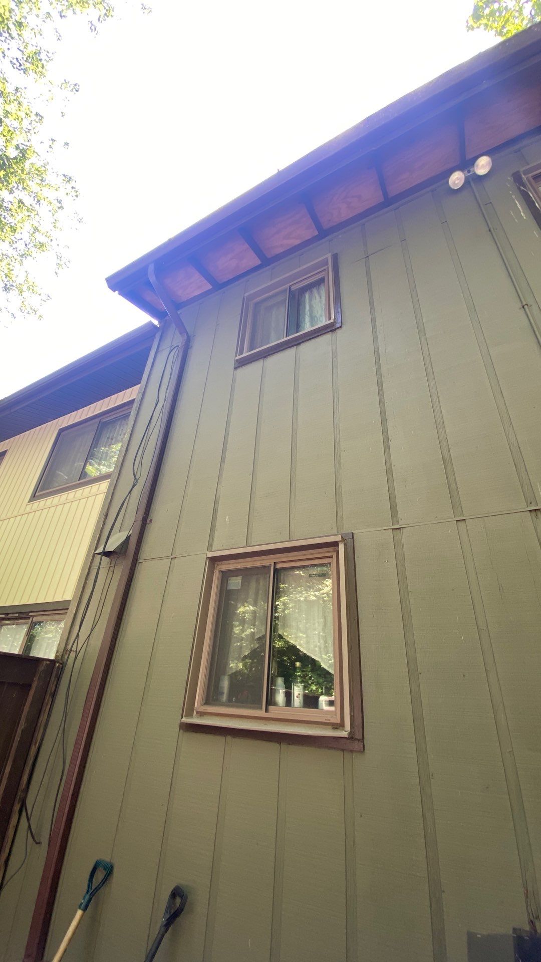 Reston: Residential Siding Replacement with James Hardie Statement Beaded Plank in Cappuccino Muffin by RM Banning, Inc.