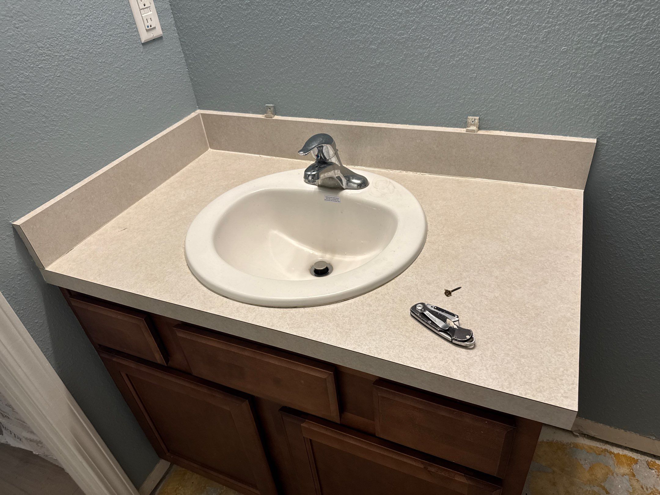 Tile Installation & Epoxy Countertop by Axtra Hand