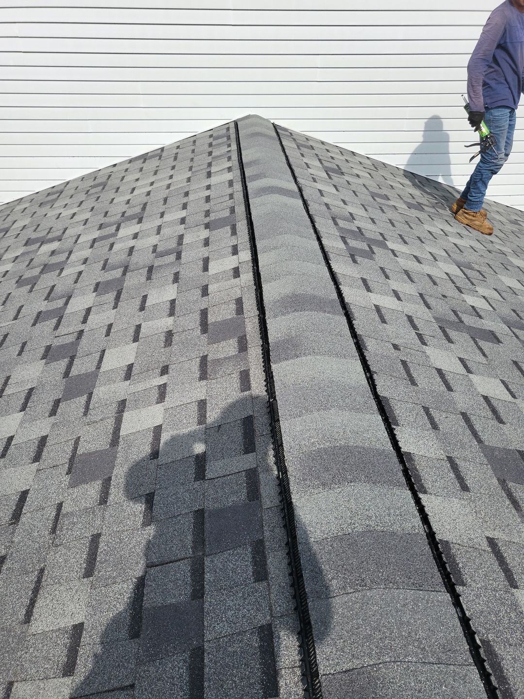 ATLAS PINNACLE COLOR: HEARTHSTONE, DRIP EDGE: BLACK by Eagle Eye Roofing