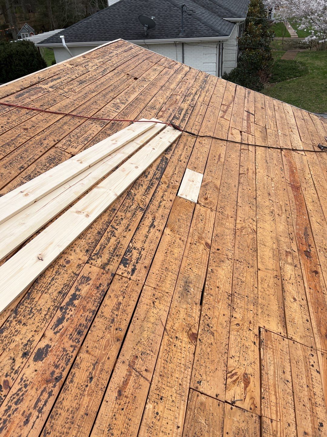 Residential Roofing Installation using Owens Corning Oakridge Roofing System by Undersun Roofing 