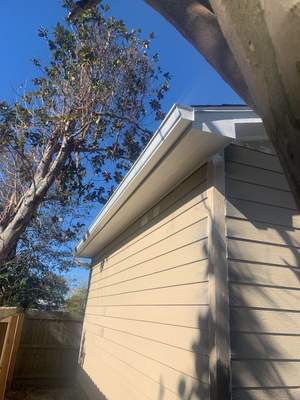 Panama City 6-inch White Seamless Gutter Installation 
