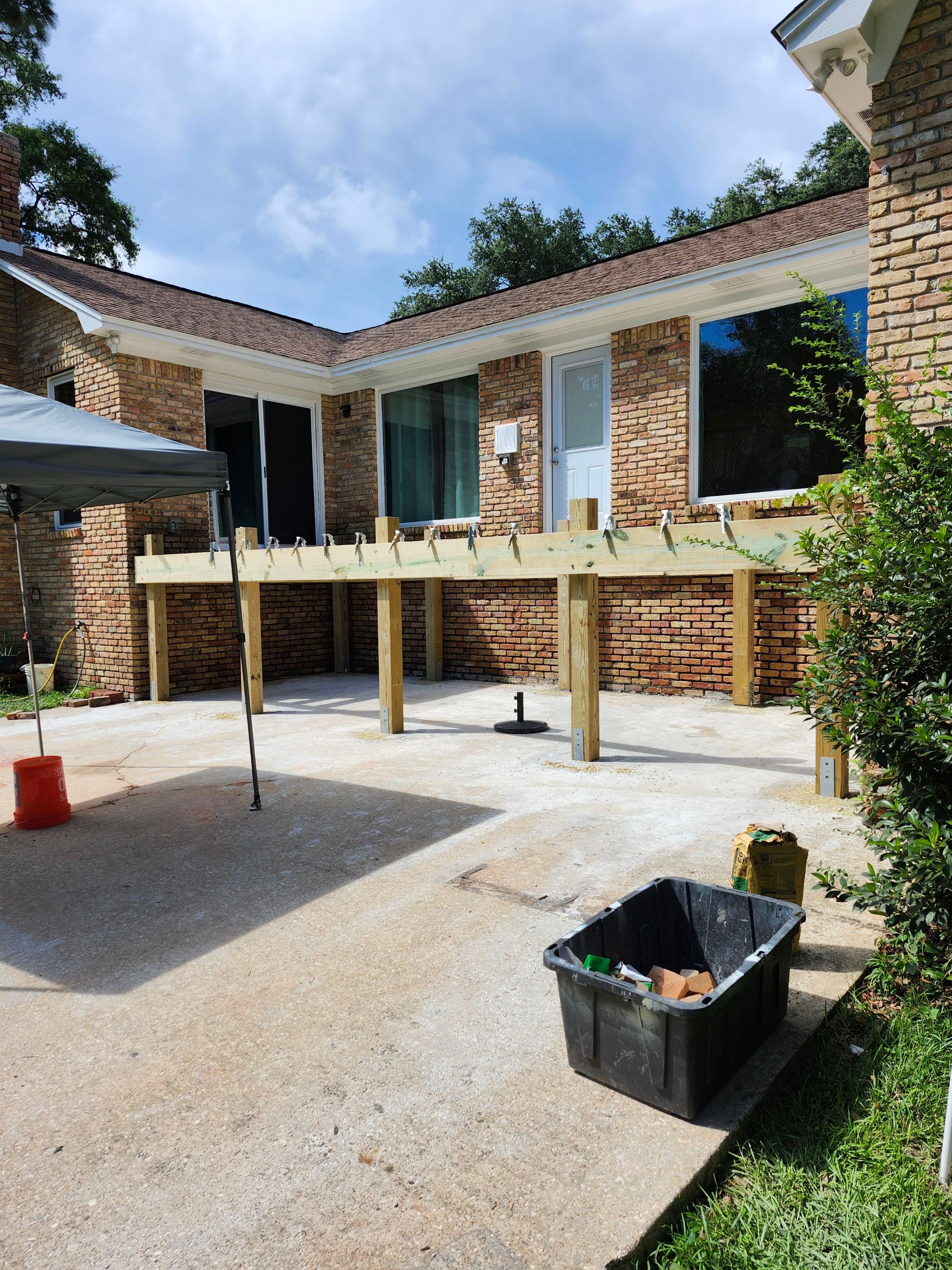 Screen Room w/Deck in Milton by Titan Sunrooms