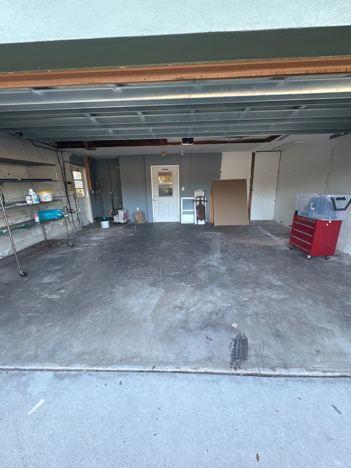 Clearwater Garage Floor Transformation with Carbon Flake Coating by Performance Floors & Coating