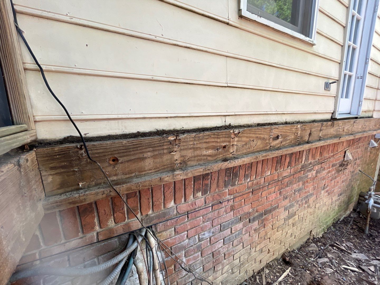 Oak Leaf Circle - Deck Installation  by Pillar and Pine