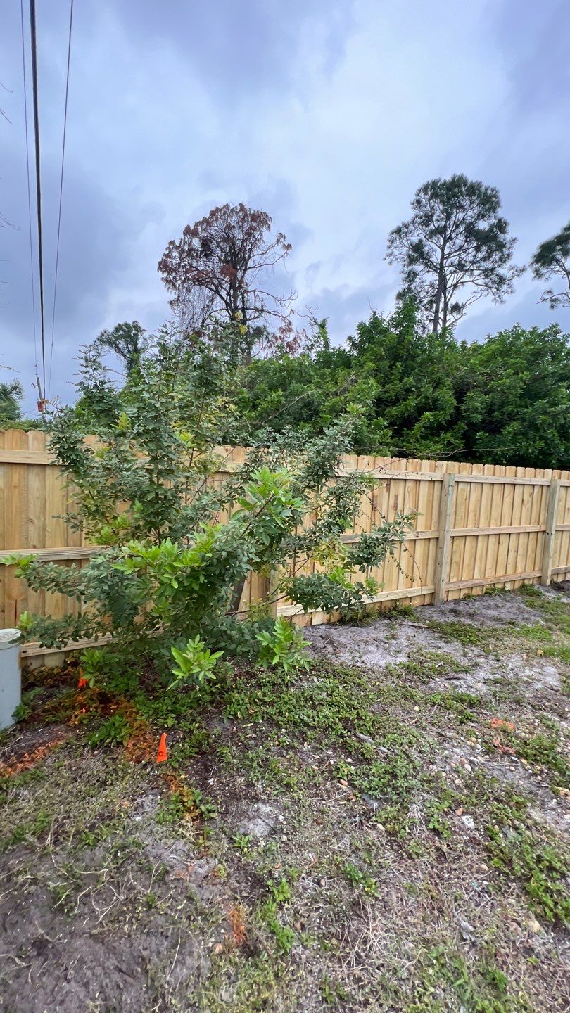 Wood Fence Installation using Wood and Chainlink Fence by Asap fence and gates, LLC