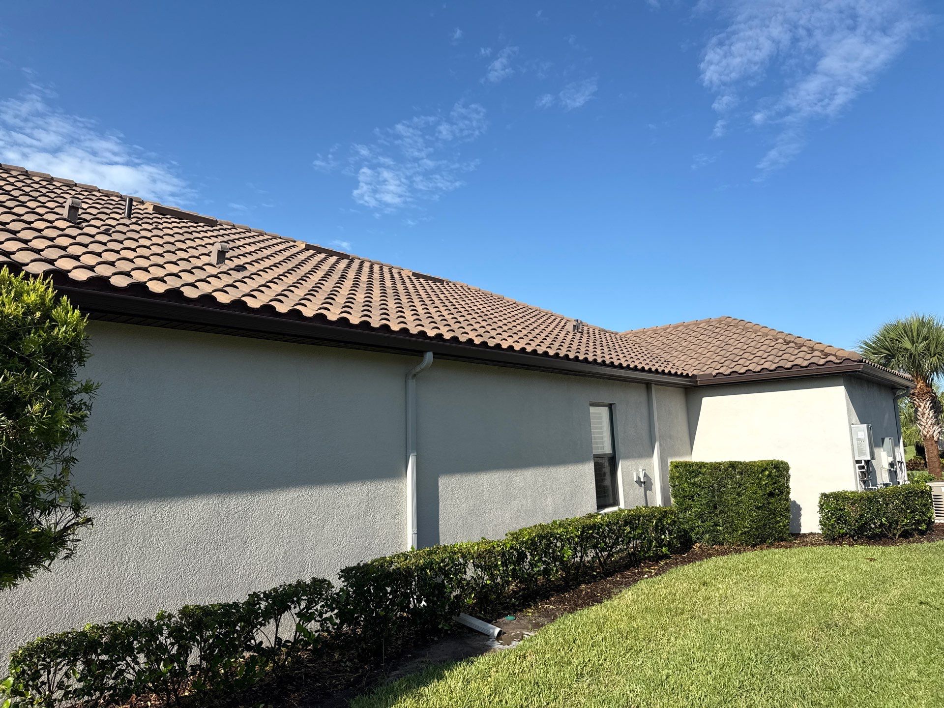 Concrete Tile Roof, Paver Driveway & Lanai Cleaning – Artisan Lakes Esplanade, Palmetto, FL by Sunshine AquaWash
