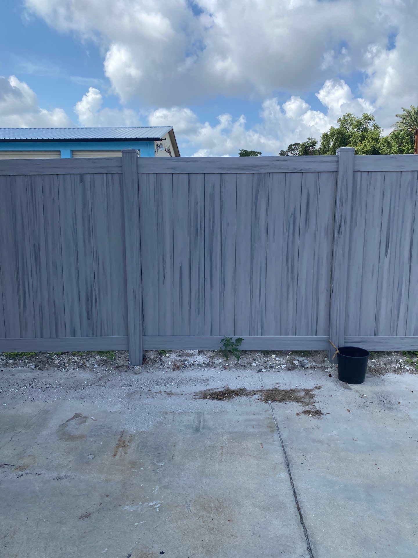 980 Cattlemen Rd  by H&Y Fence