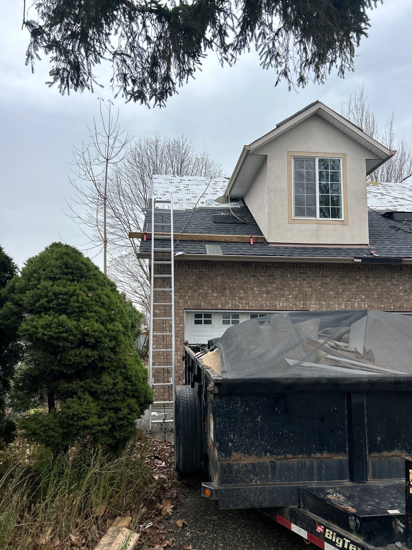 Residential Re-Roof using GAF timberline HDZ Charcoal by Top Notch Roofing Inc